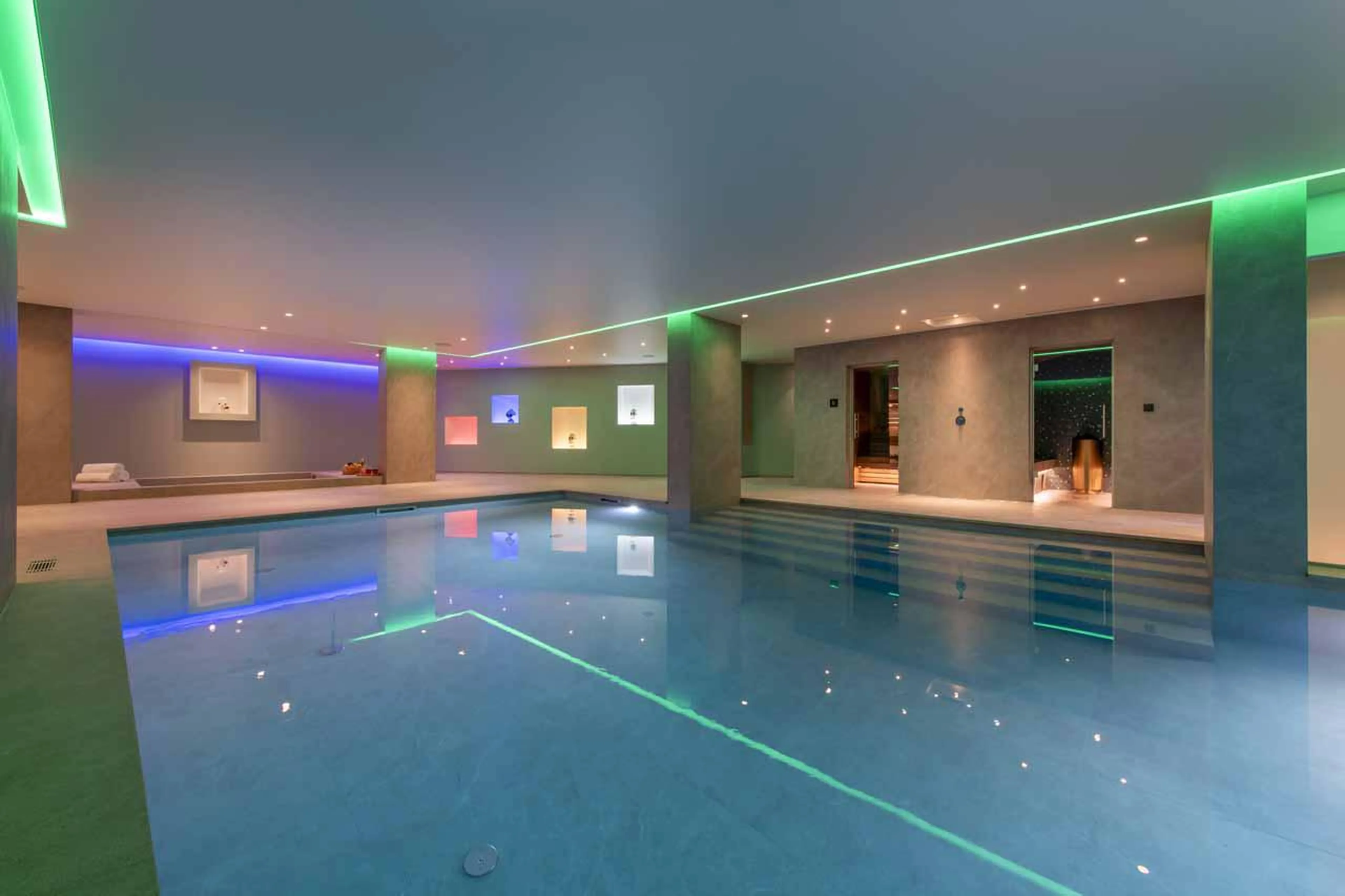 Indoor swimming pool in Lord of Snow, Courchevel 1850