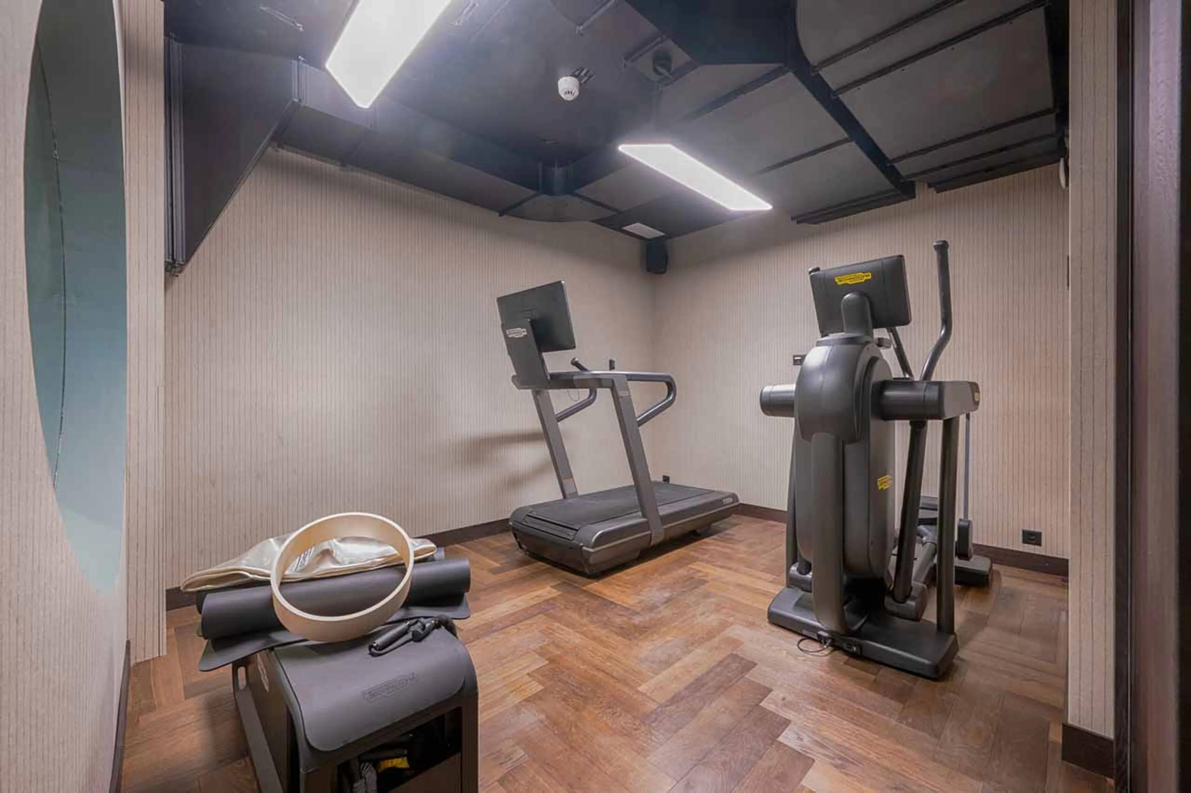 Spa gym at Lyskamm Lodge in Zermatt