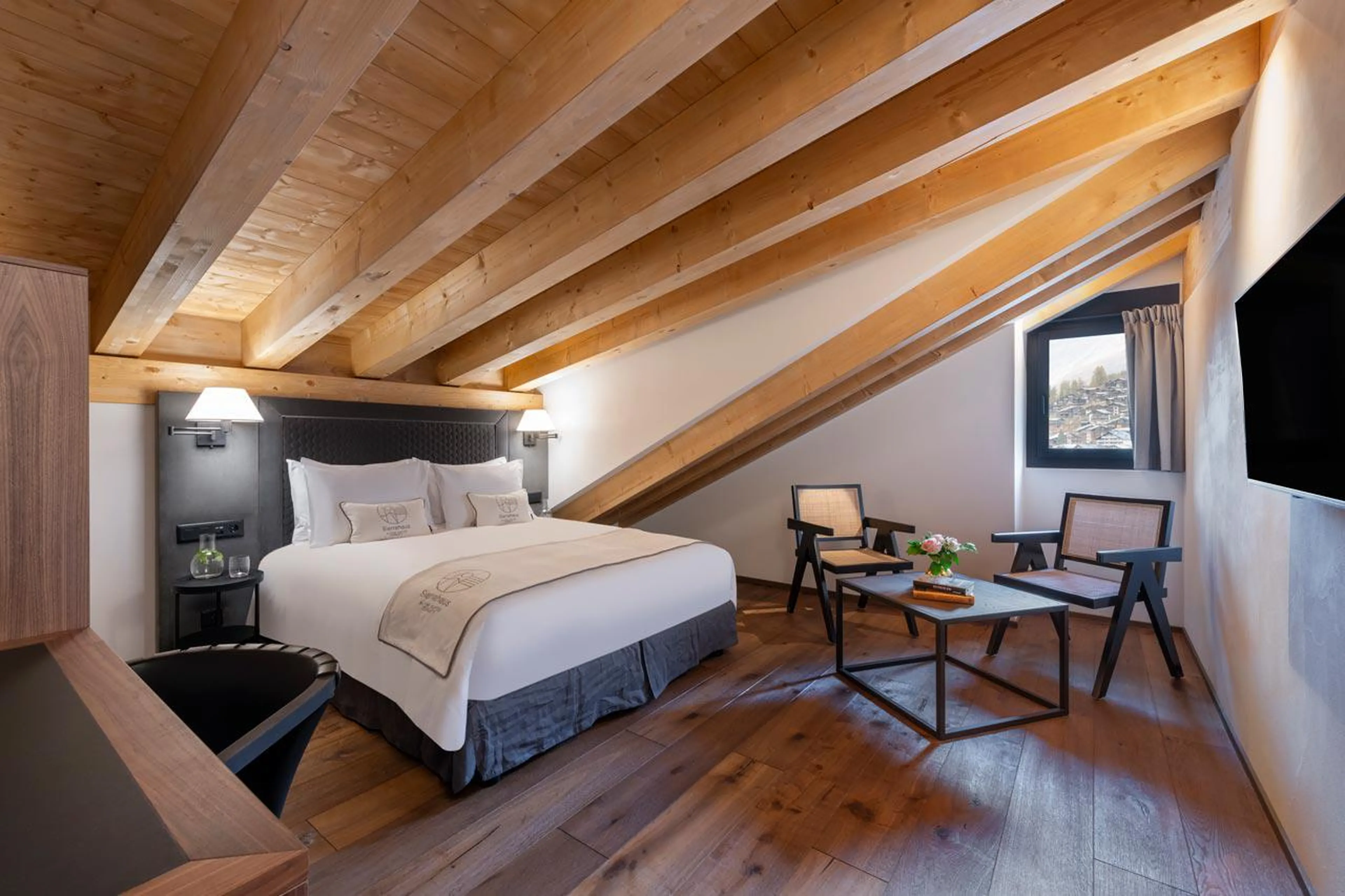 Double bedroom in Matterhorn Penthouse, Zermatt
