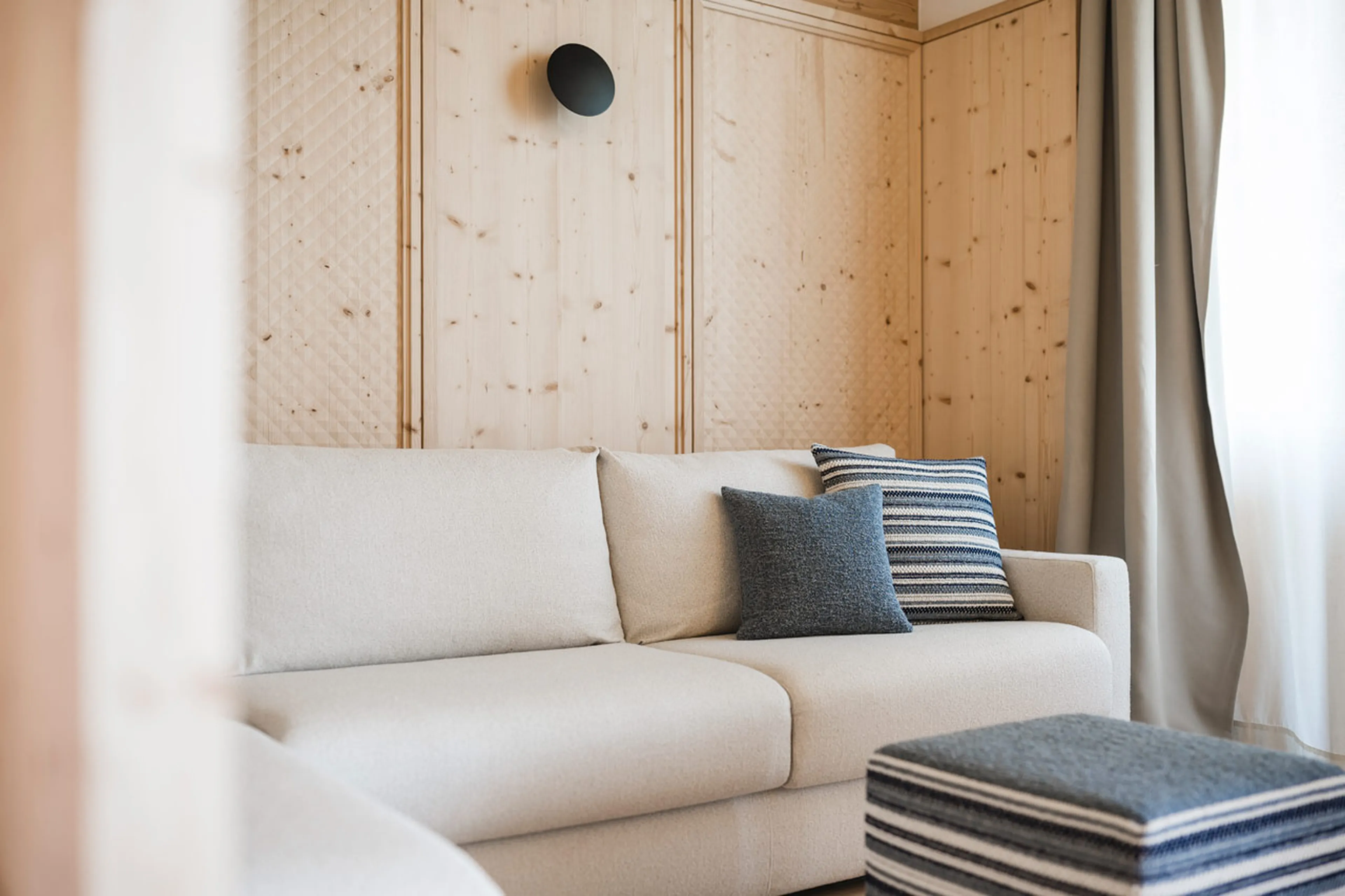 Seating area at Muline Lodge in Selva