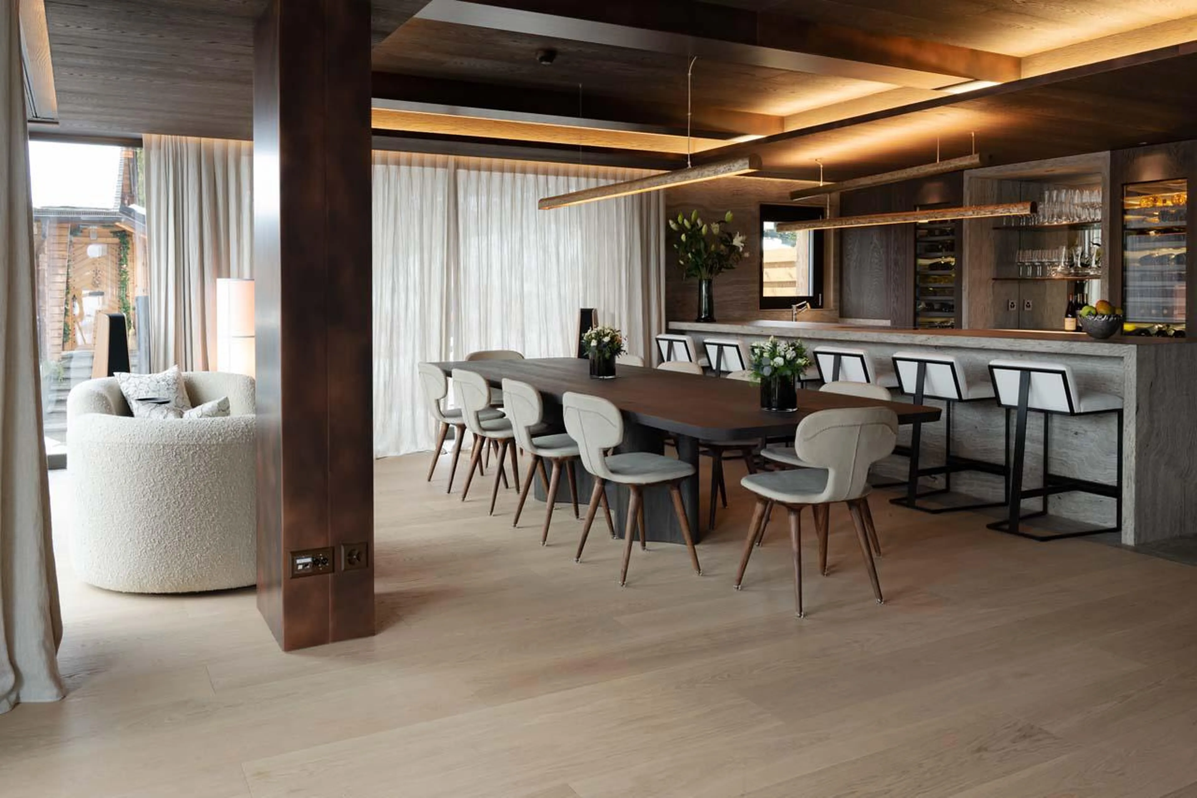 Bar and dining area at Chalet No 14 in Verbier