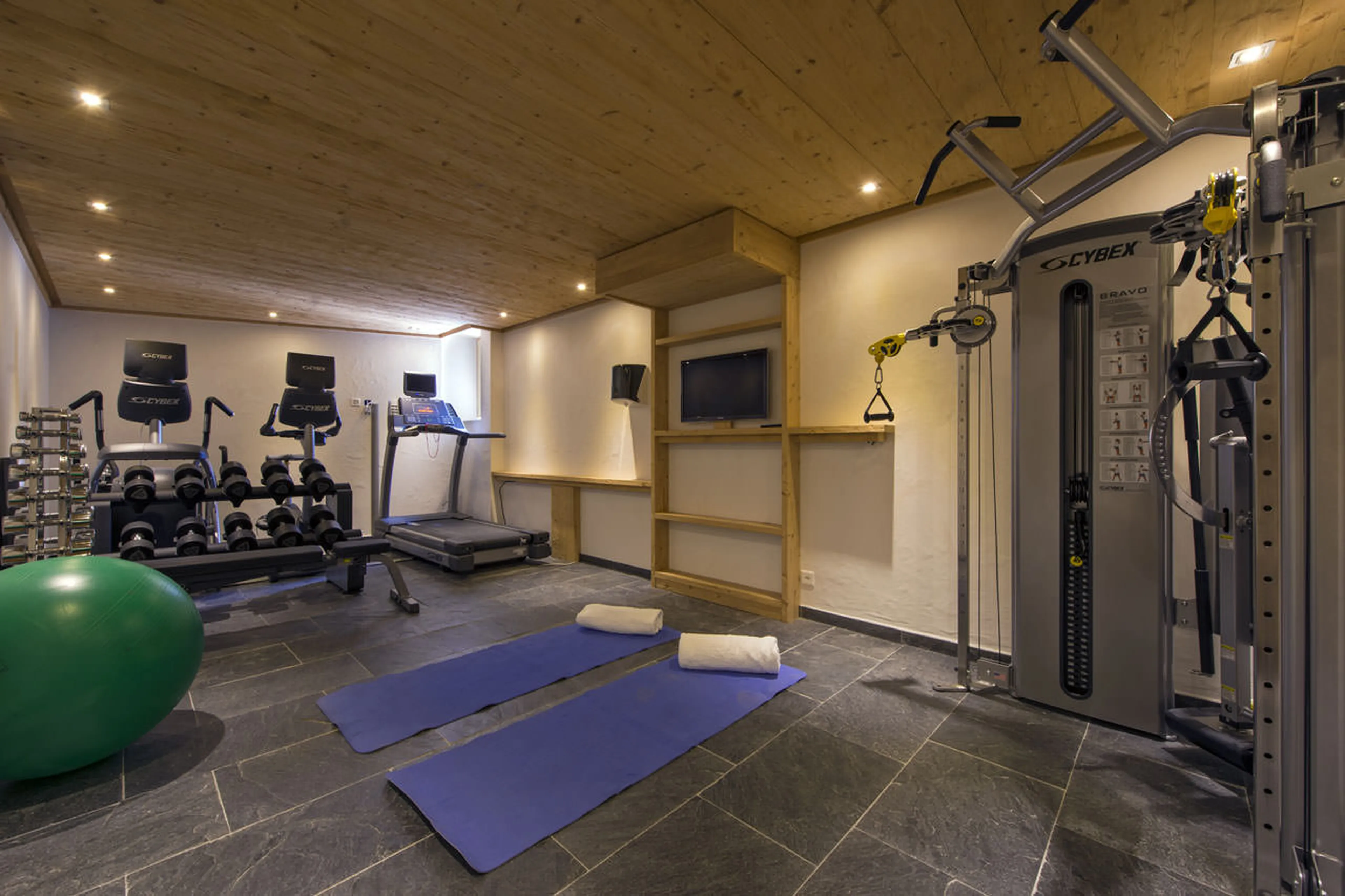 Gym in shared spa of Exterior of No. 5 Apartment 4 in Verbier