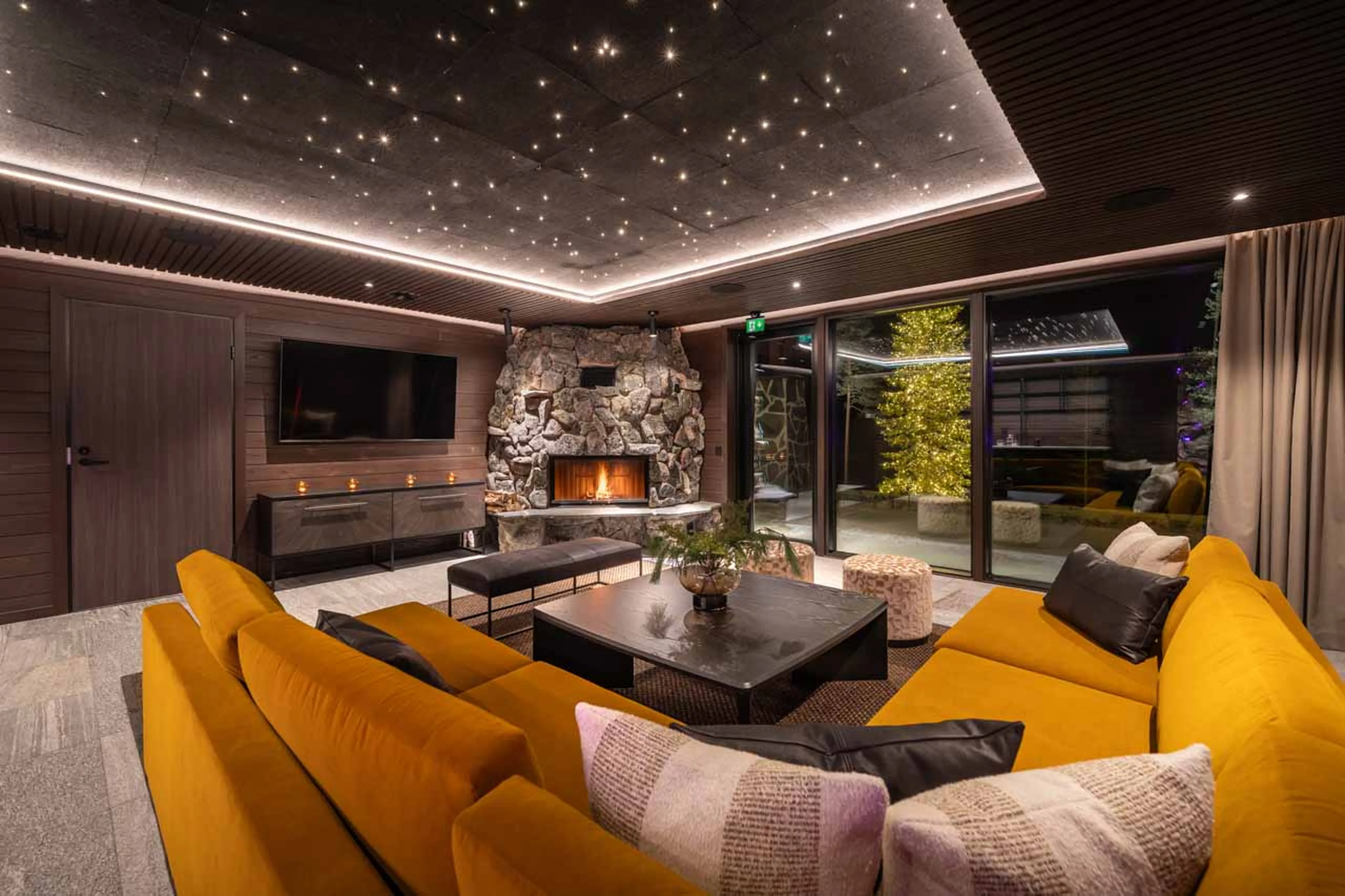 Downstairs living area at Octola II Lodge in Finland