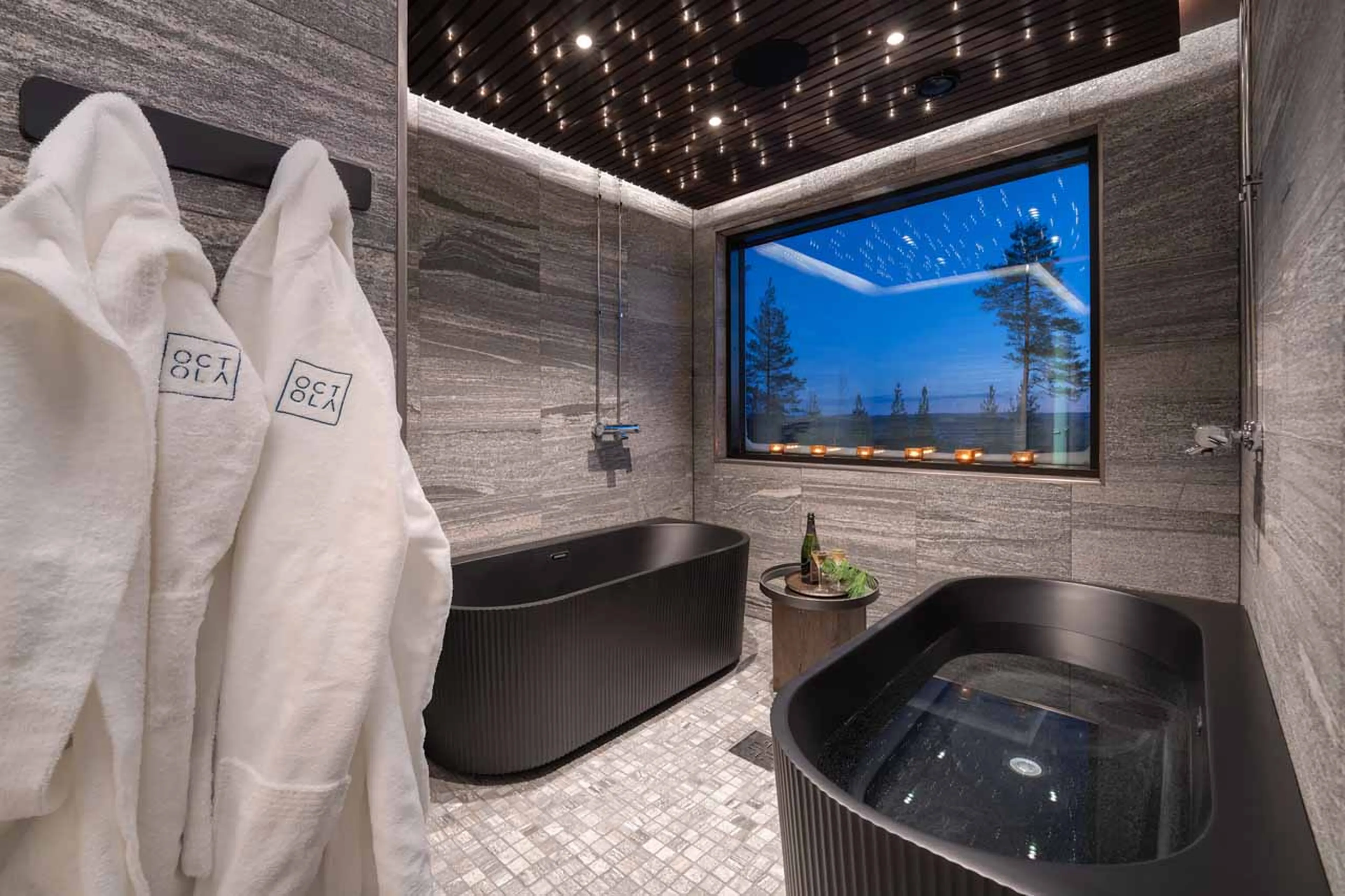 Hot tubs at Octola II Lodge in Finland