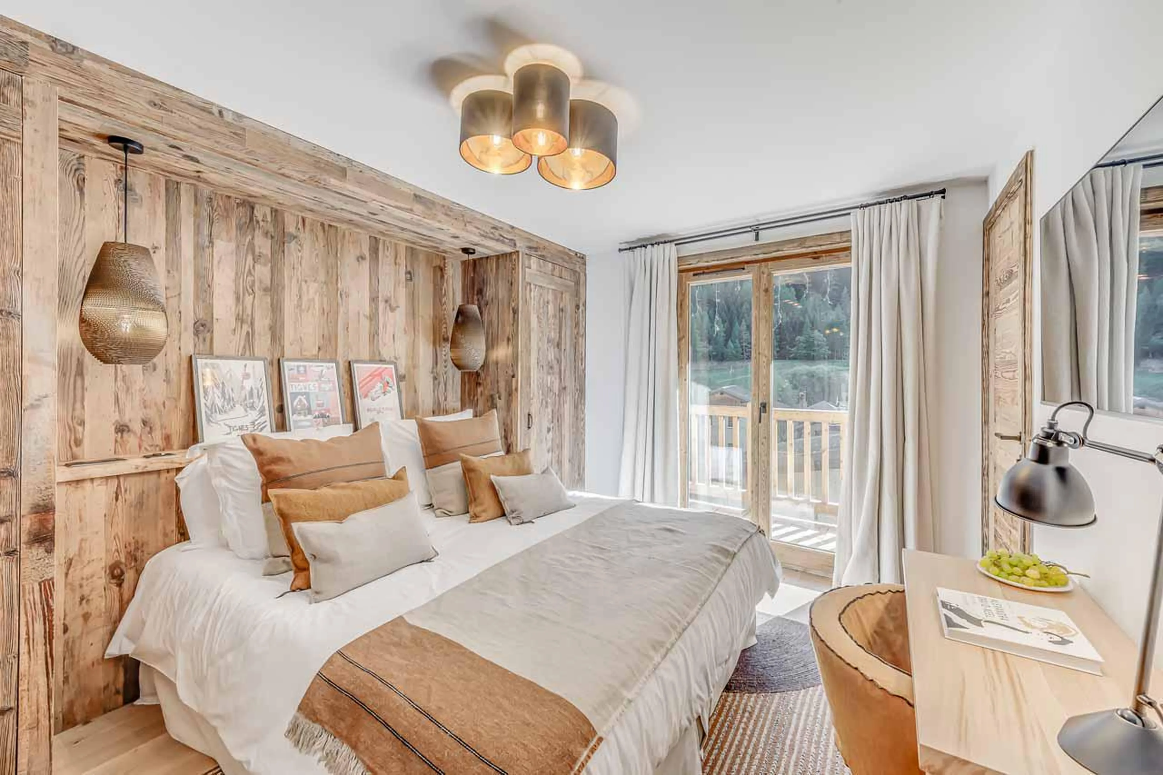 Bedroom four with French doors in Chalet Casa San Bernardo