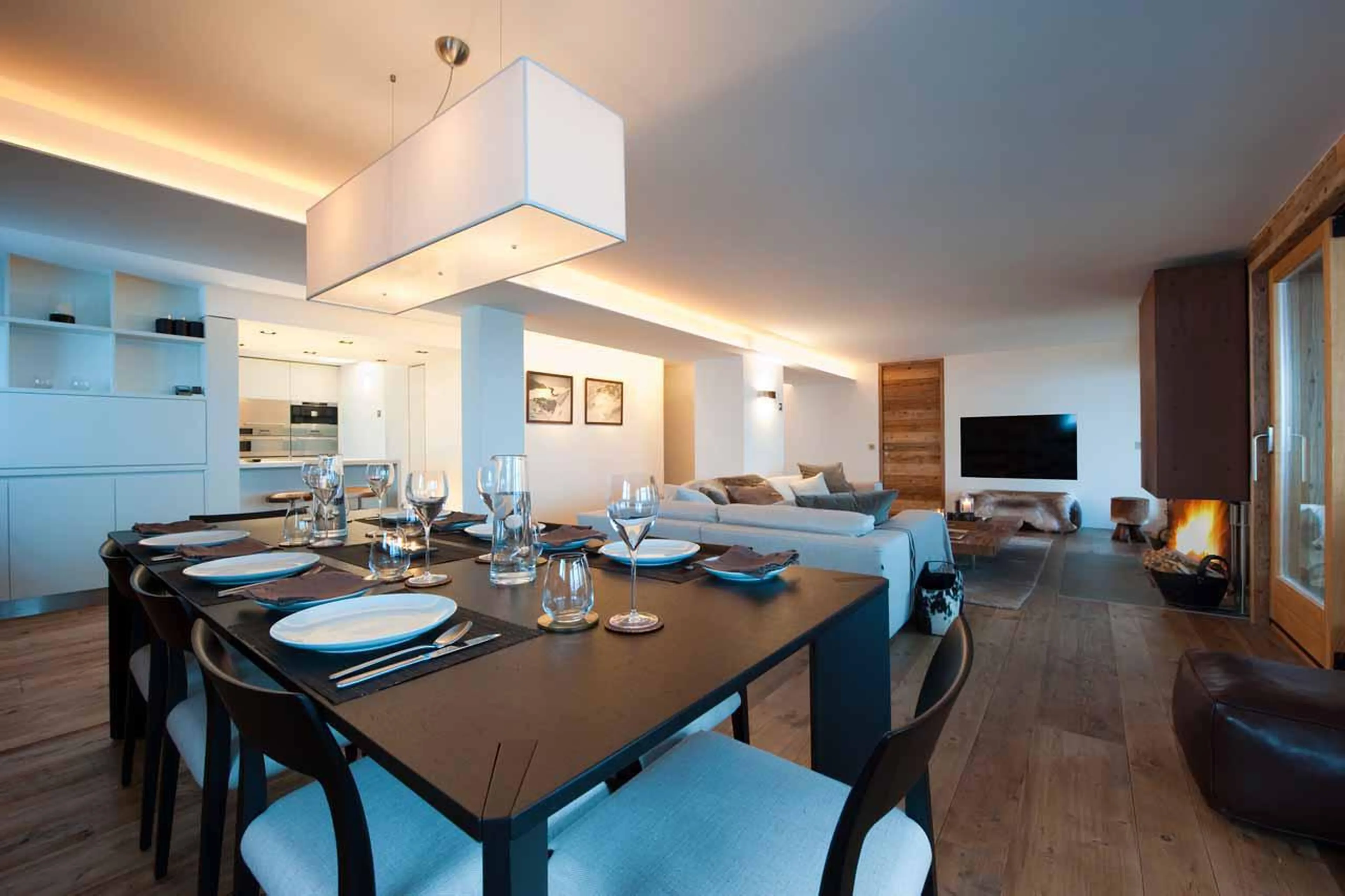 Dining table at La Vallée Blanche in Verbier