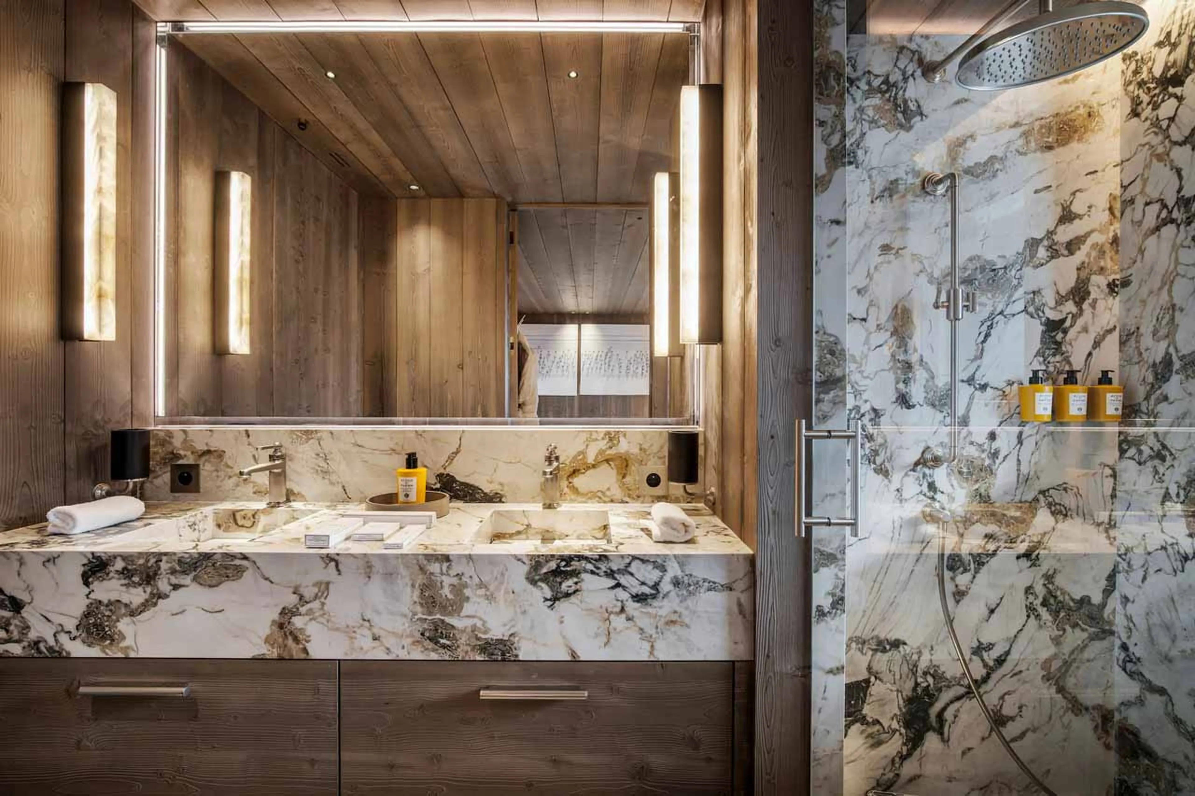 Bedroom 5 en-suite in Atmosphere Penthouse, Courchevel 1850