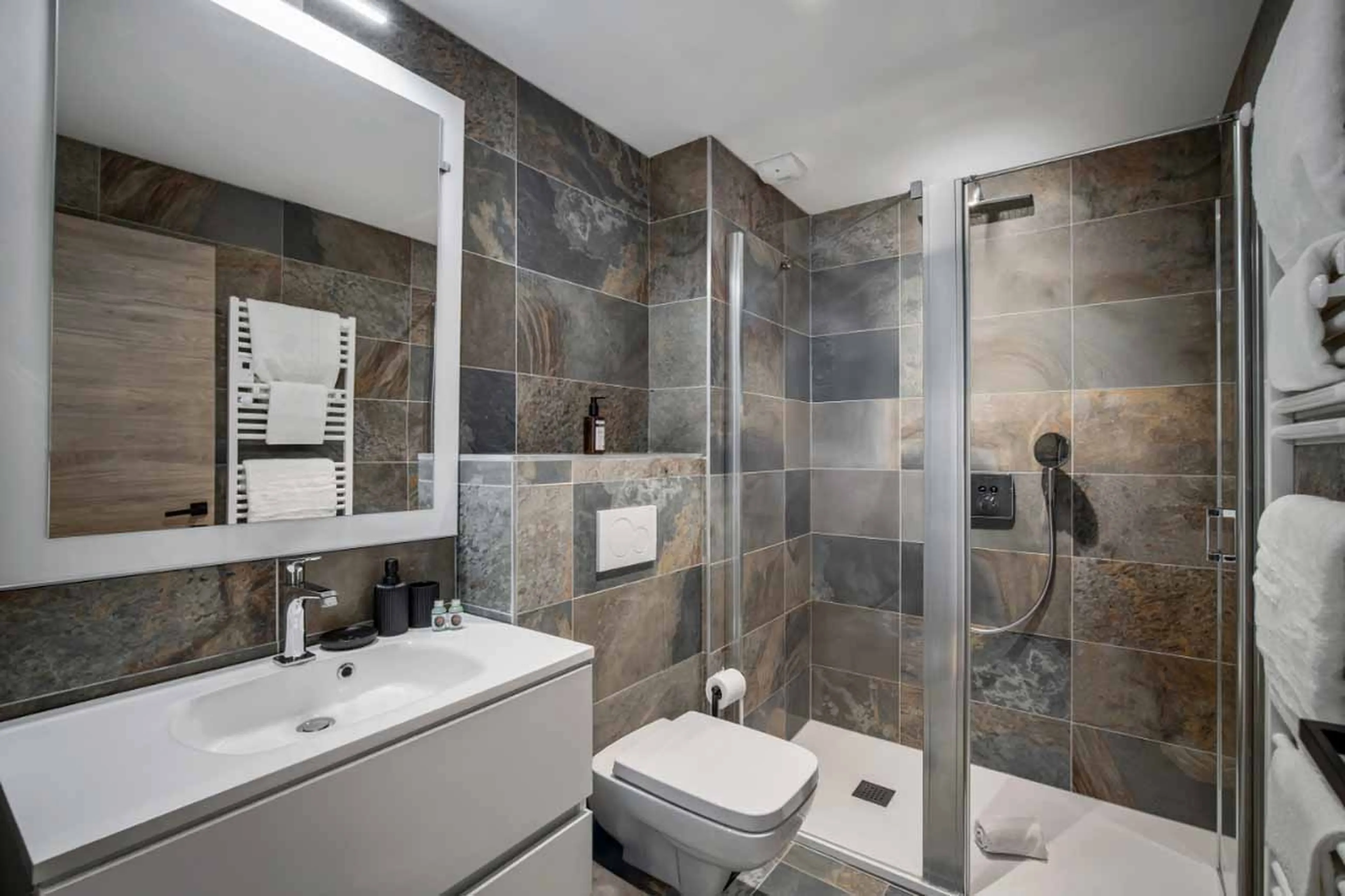 Bedroom 3 en-suite at Penthouse Celeste in Courchevel 1650
