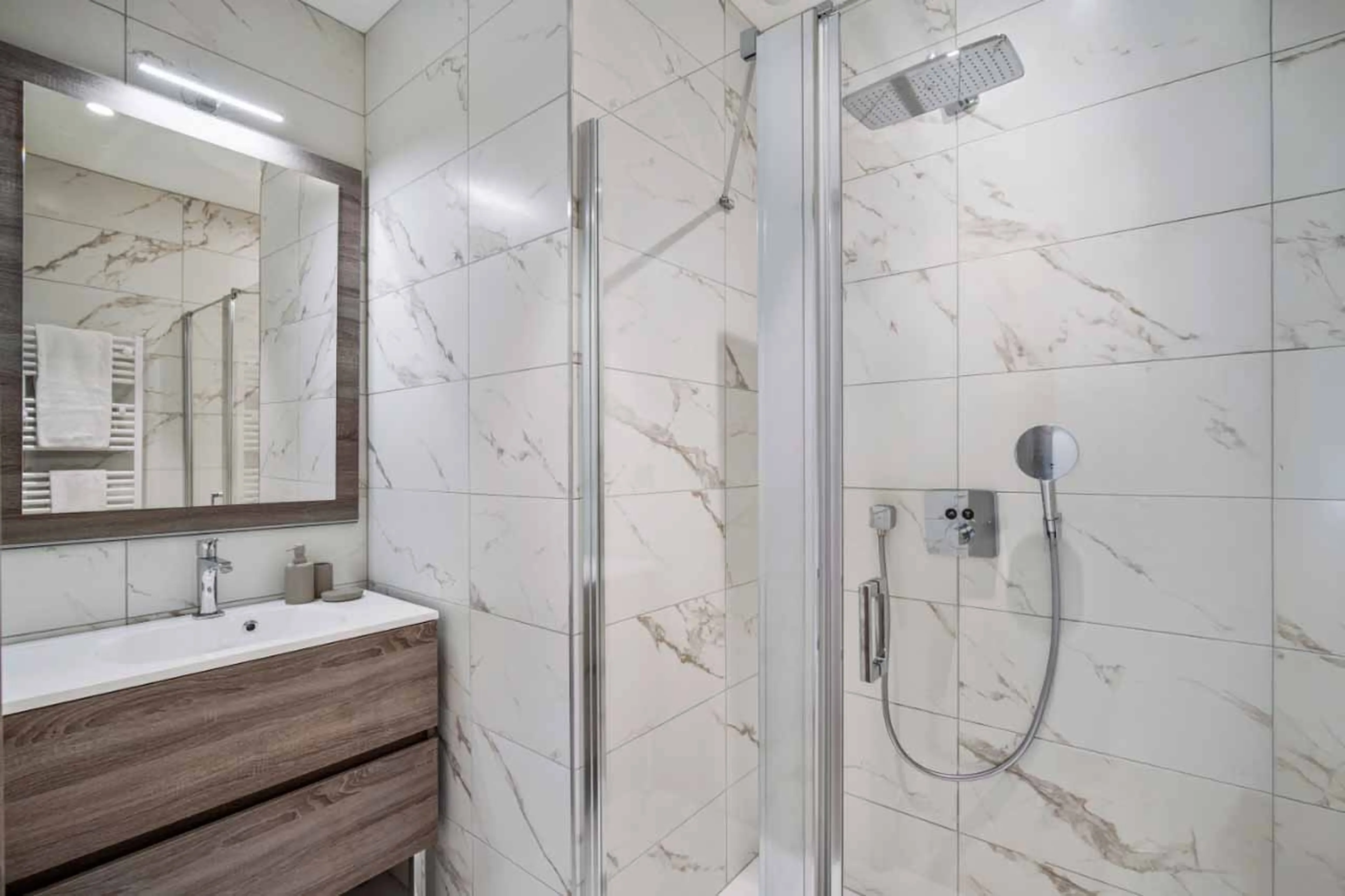 Bedroom 4 en-suite at Penthouse Celeste in Courchevel 1650