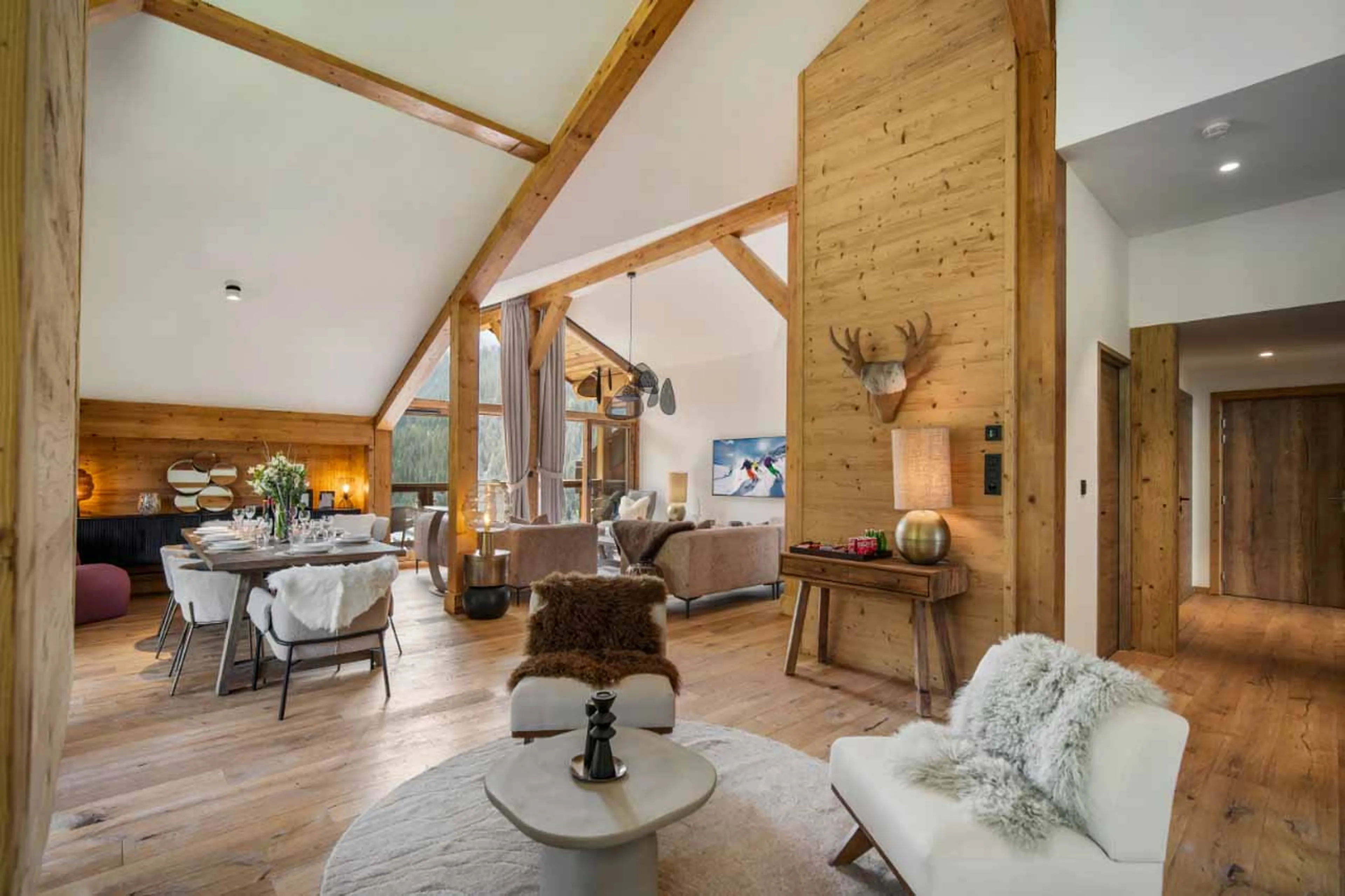 Open-plan living area at Penthouse Celeste in Courchevel 1650