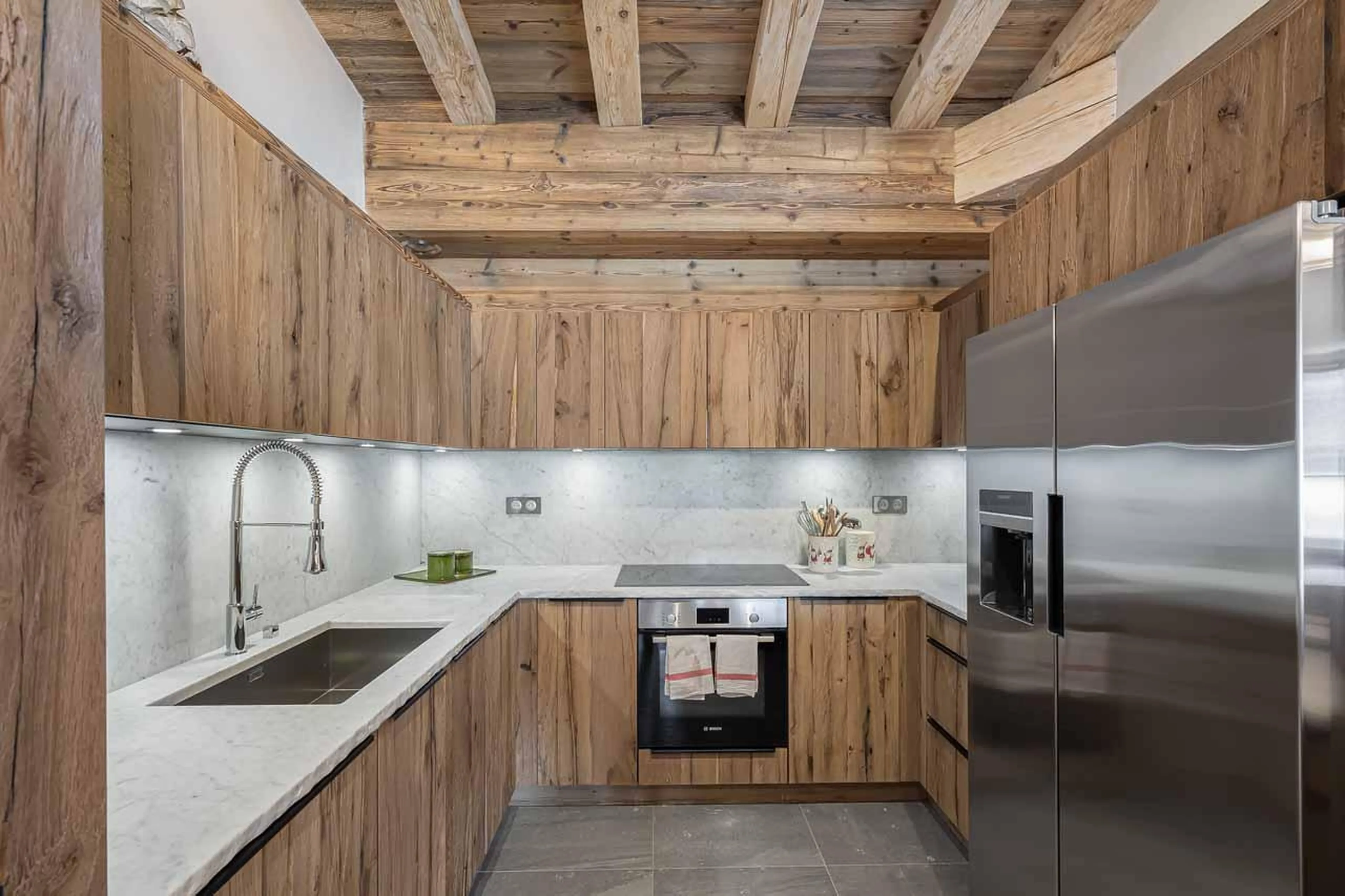 Modern kitchen in Penthouse Chamois, Val d'Isere