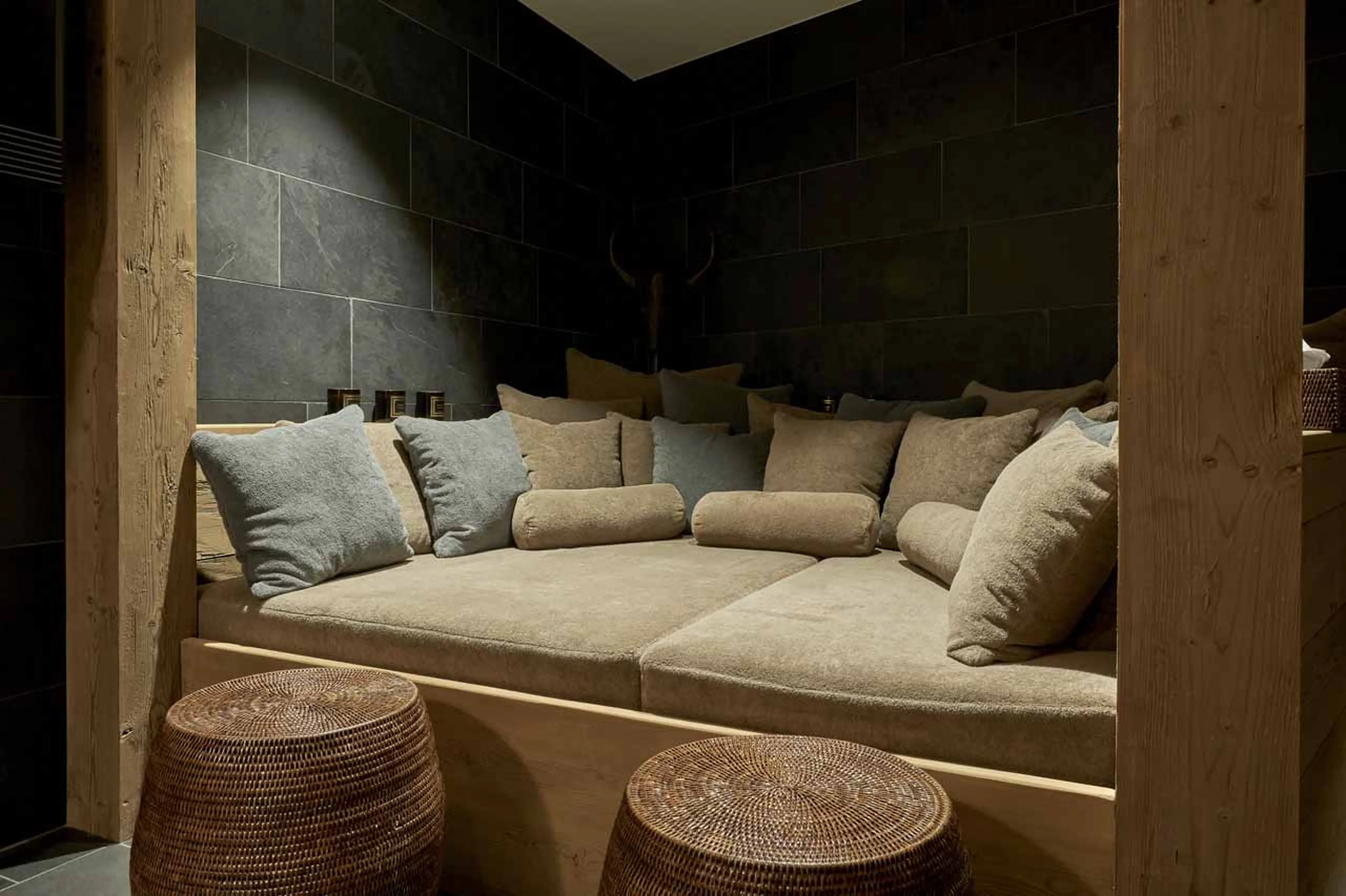 Relaxation area at Penthouse Elbert Lodge in Davos