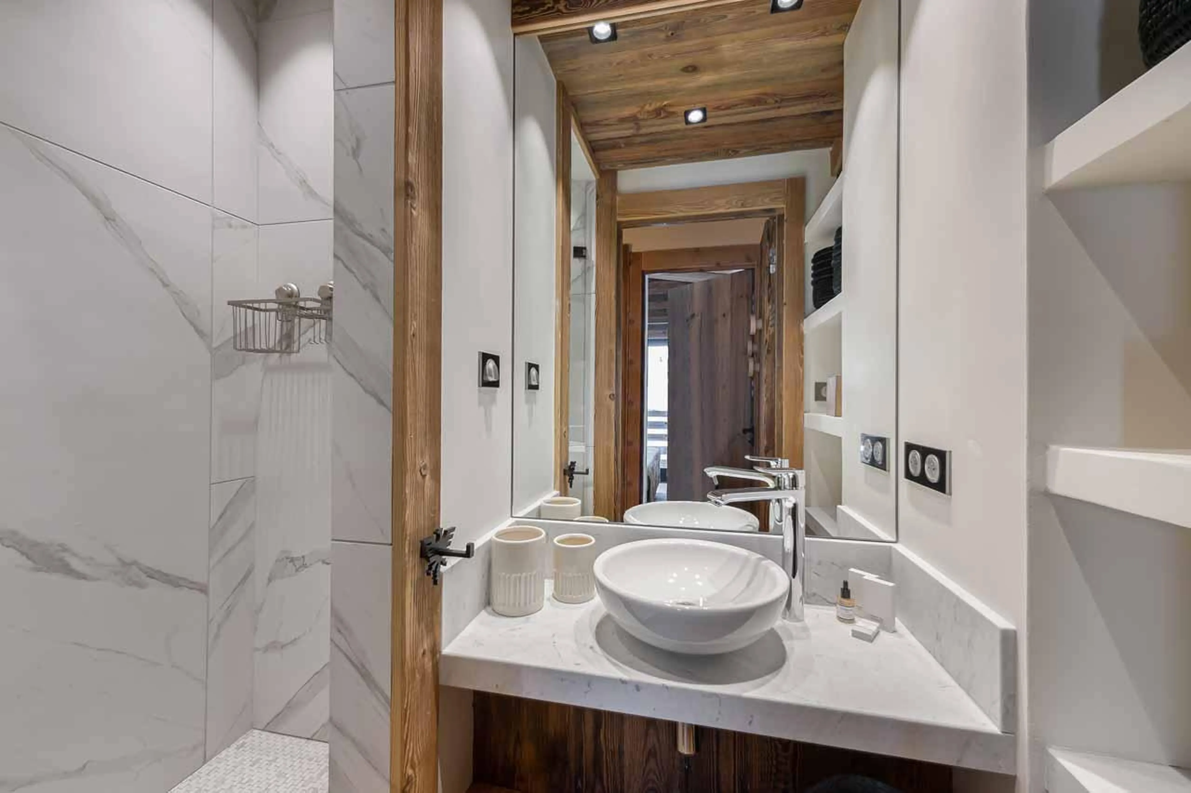 En-suite shower room in Penthouse Fleche, Val d'Isere