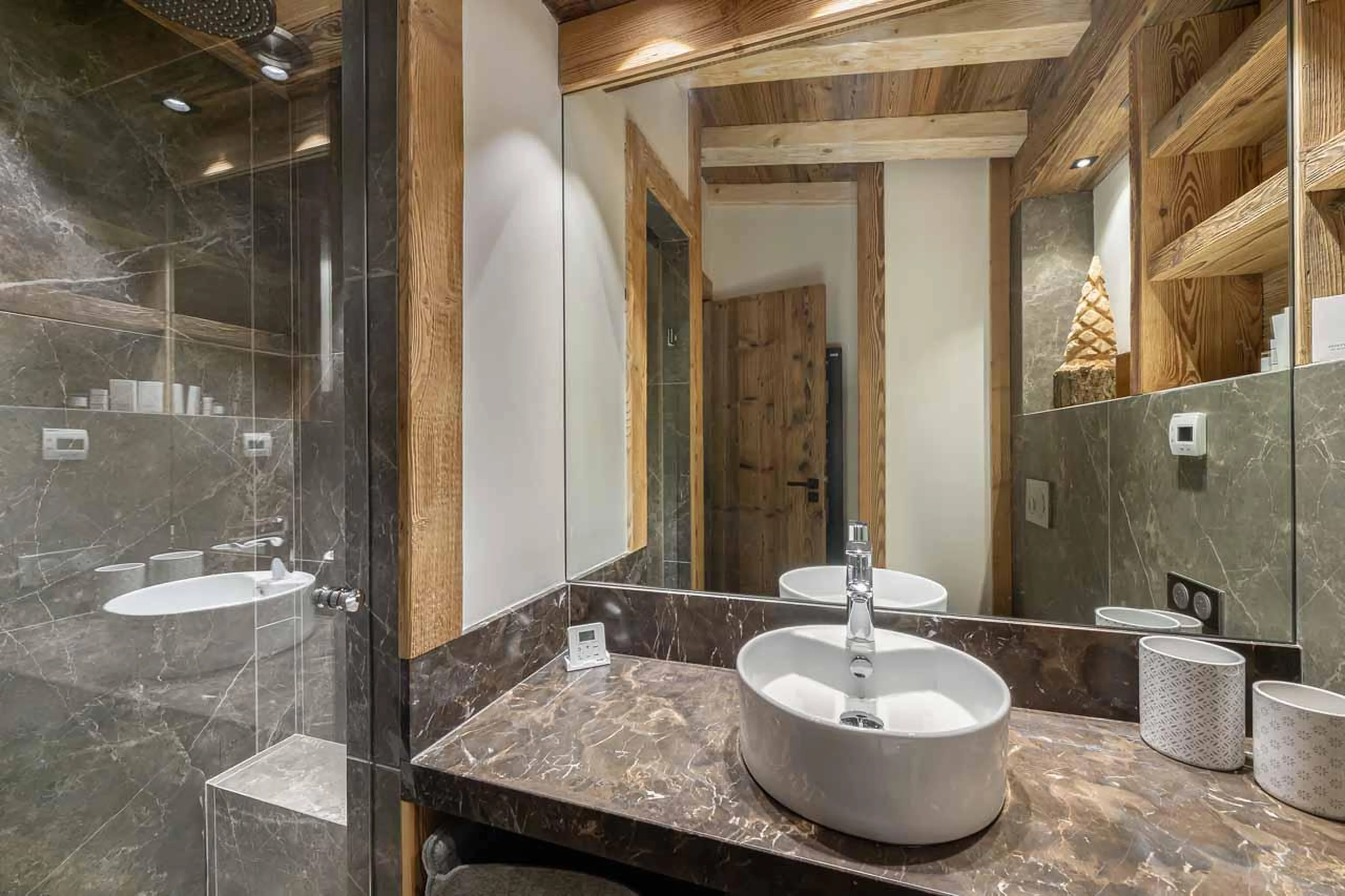 En-suite shower room in Penthouse Fleche, Val d'Isere