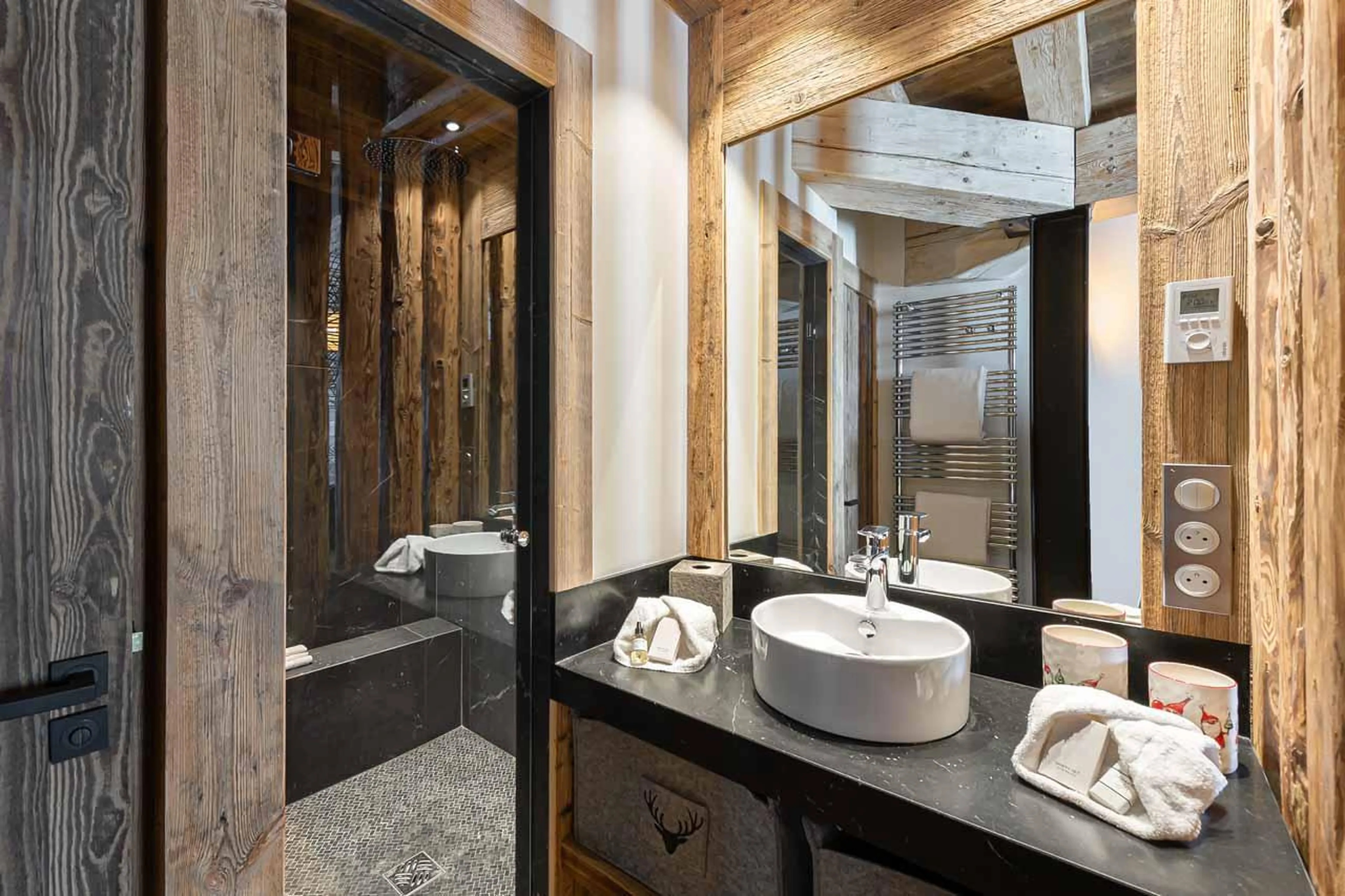 En-suite shower room in Penthouse Fleche, Val d'Isere