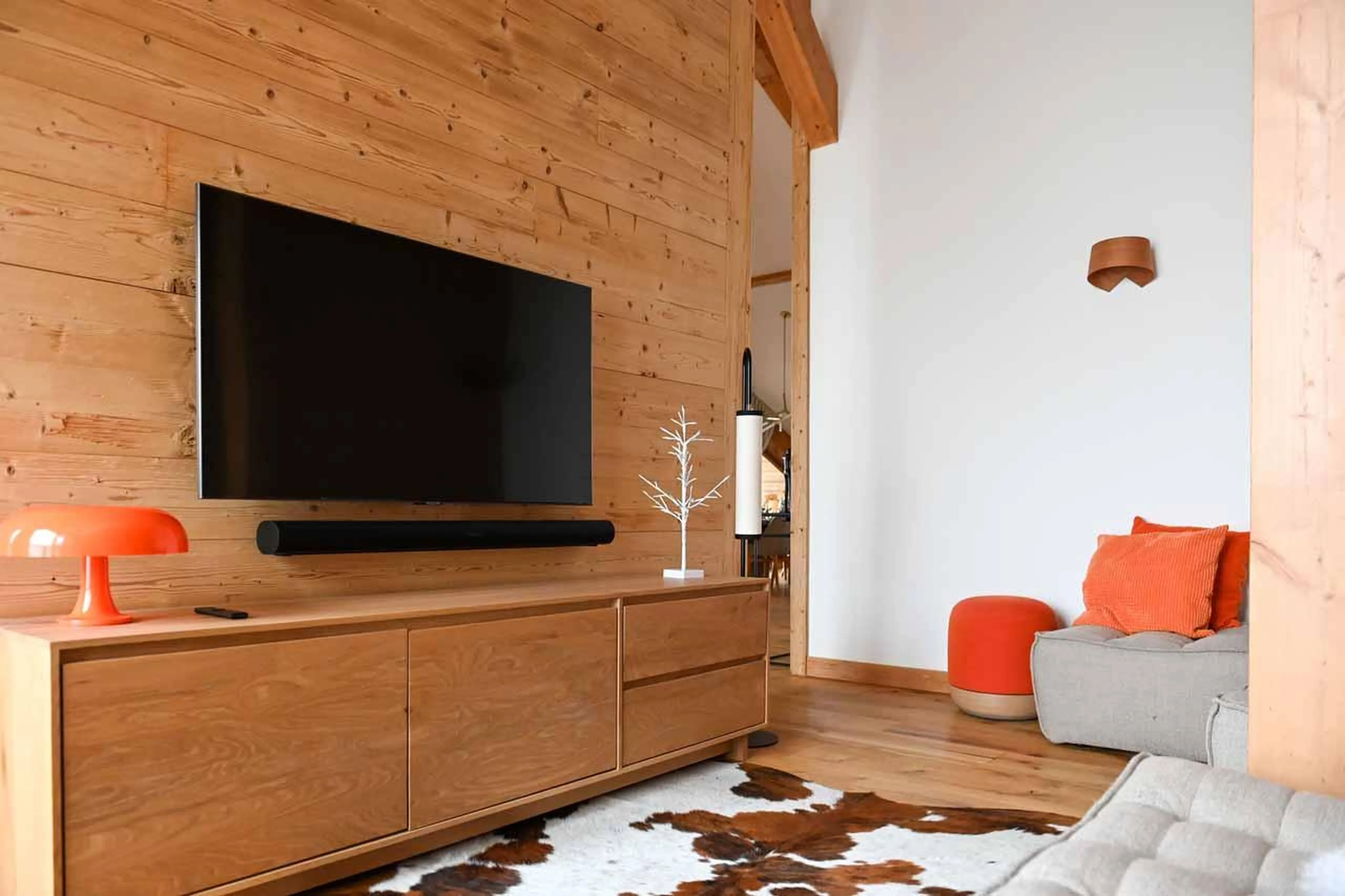 Cosy TV corner at Penthouse Le Belladone in Courchevel 1650