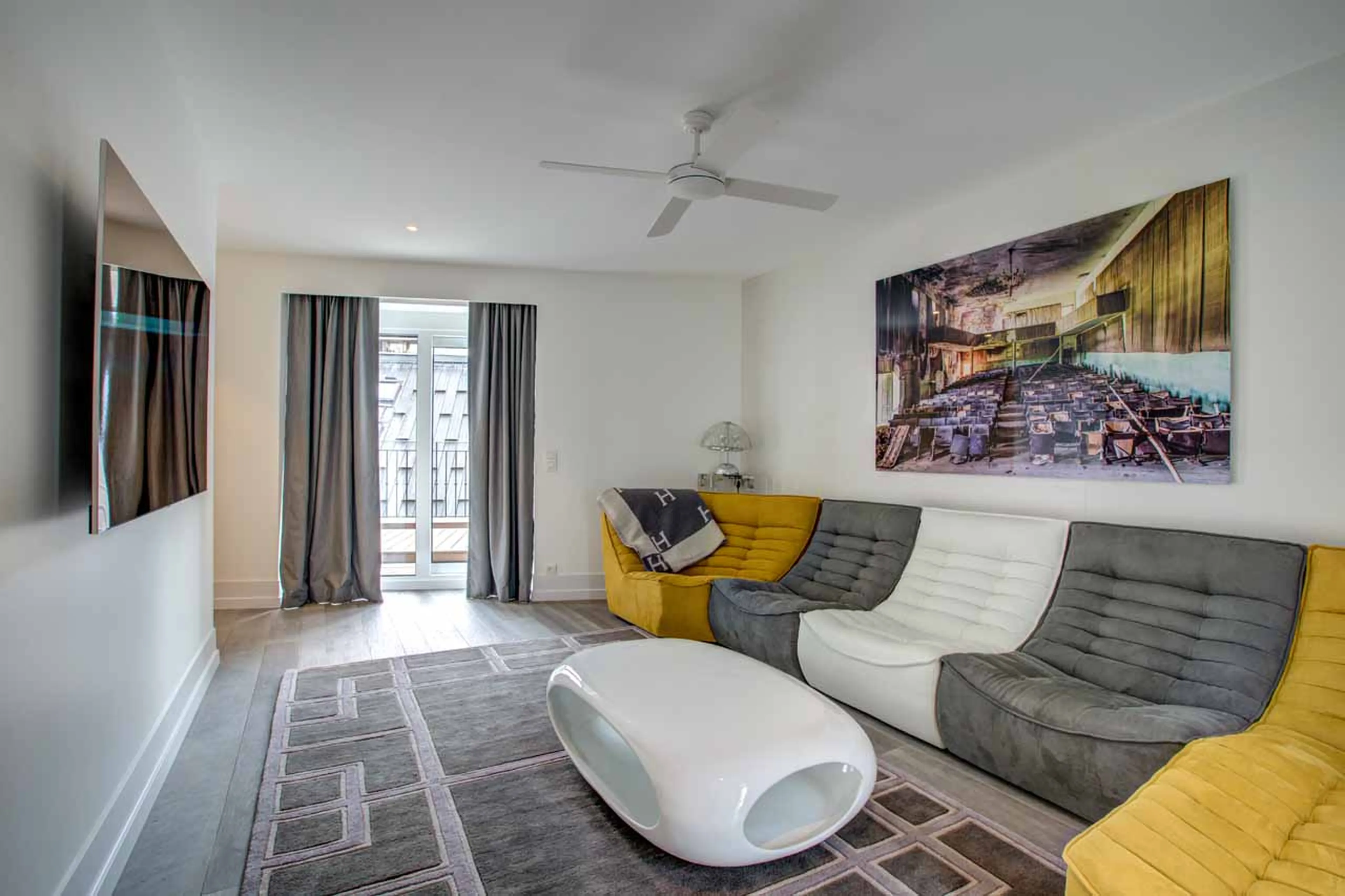 Cinema room at Penthouse Le Lustre in Chamonix