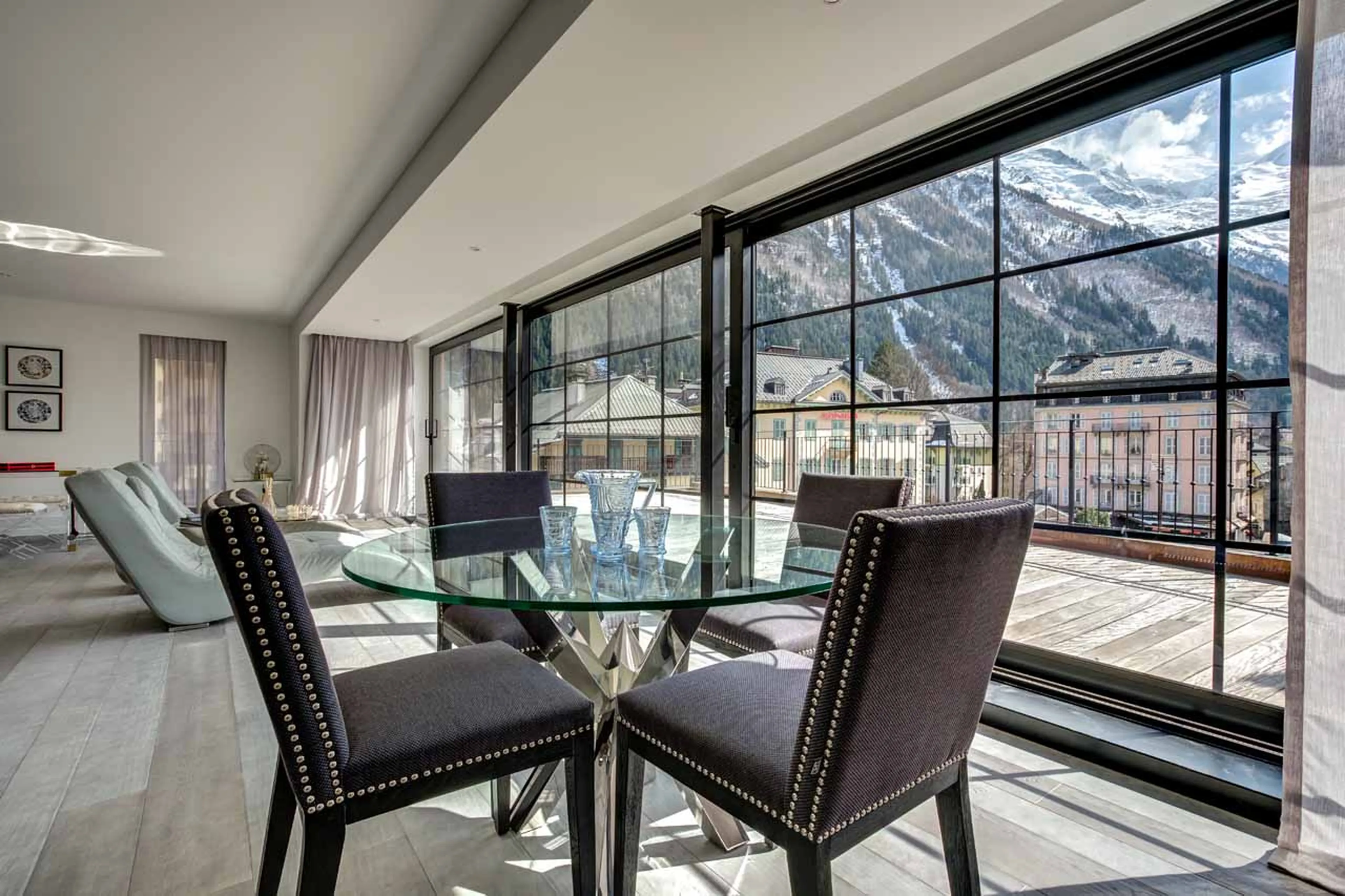 Table at Penthouse Le Lustre in Chamonix