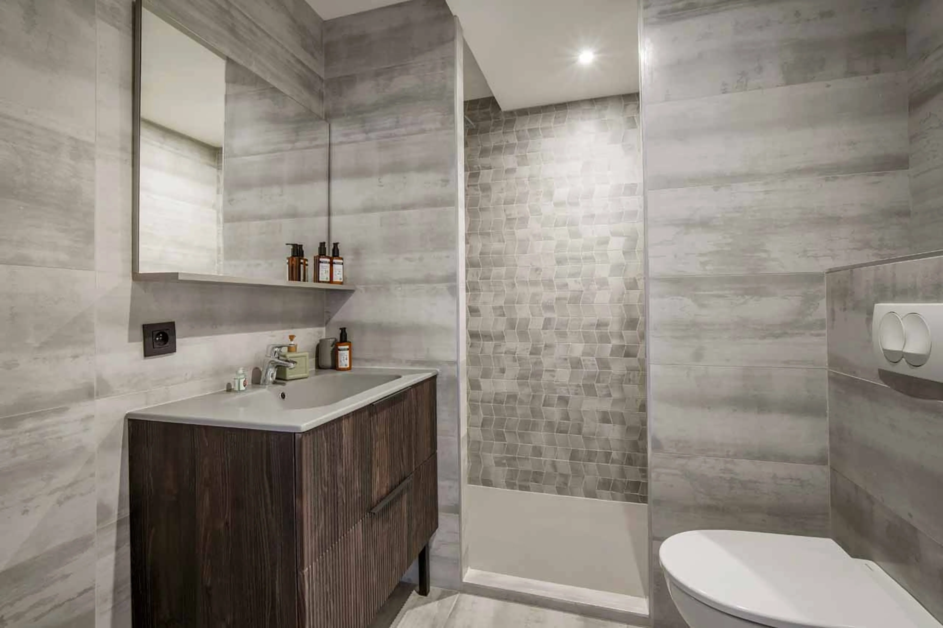 Bedroom 1 en-suite at Penthouse Nebula in Courchevel 1650