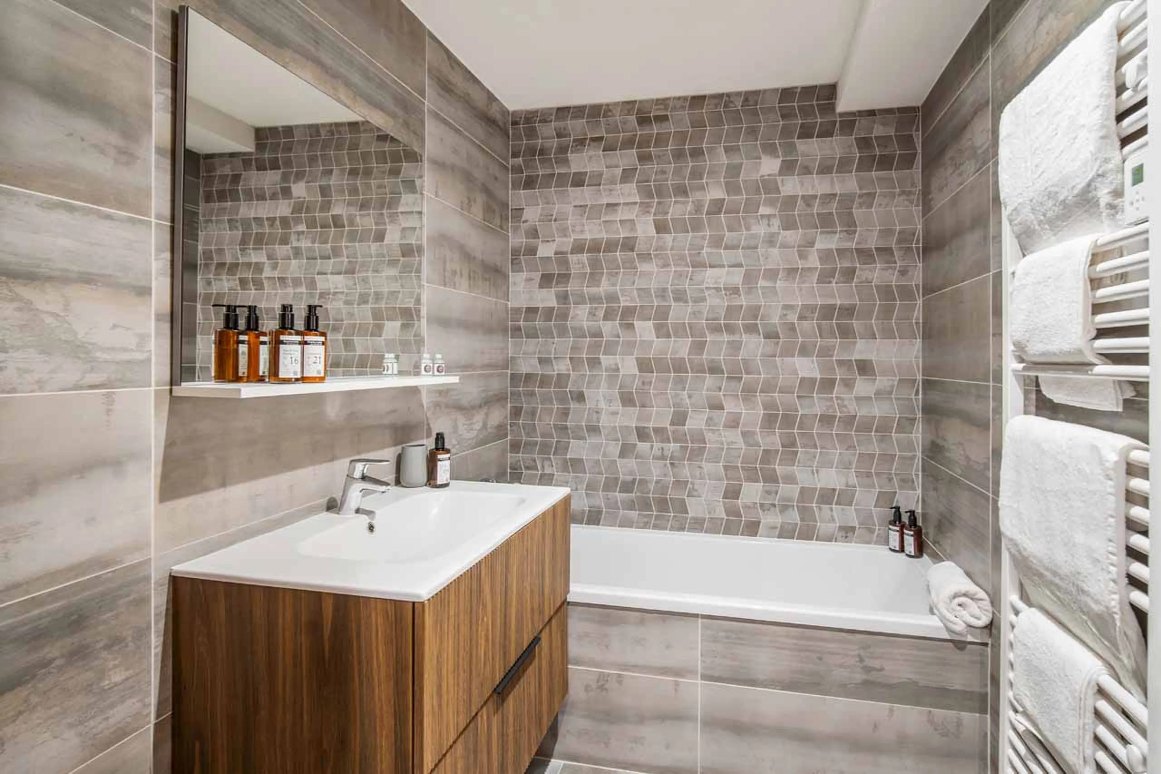 Bedroom 2 en-suite at Penthouse Nebula in Courchevel 1650