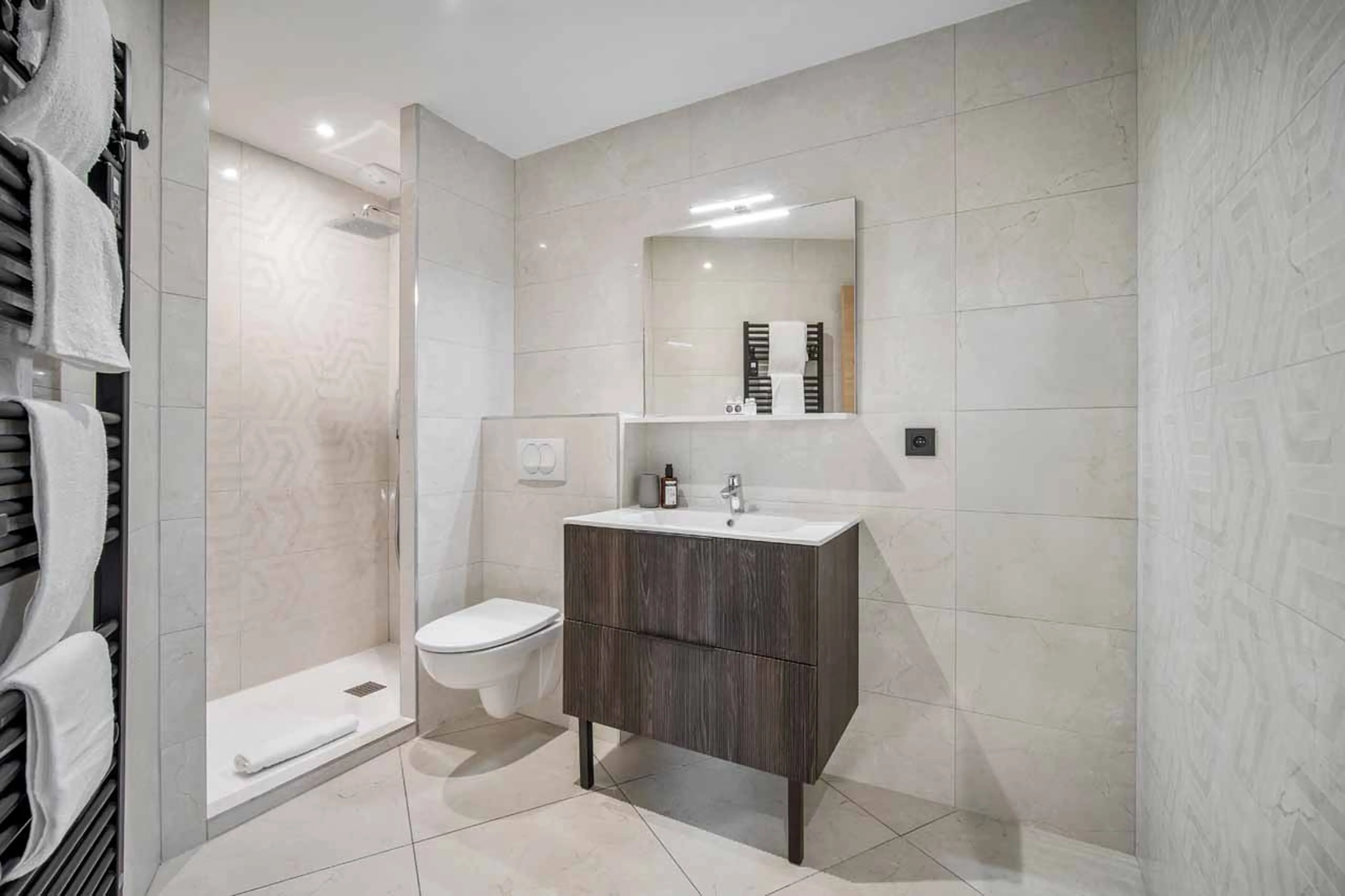 Bedroom 3 en-suite at Penthouse Nebula in Courchevel 1650