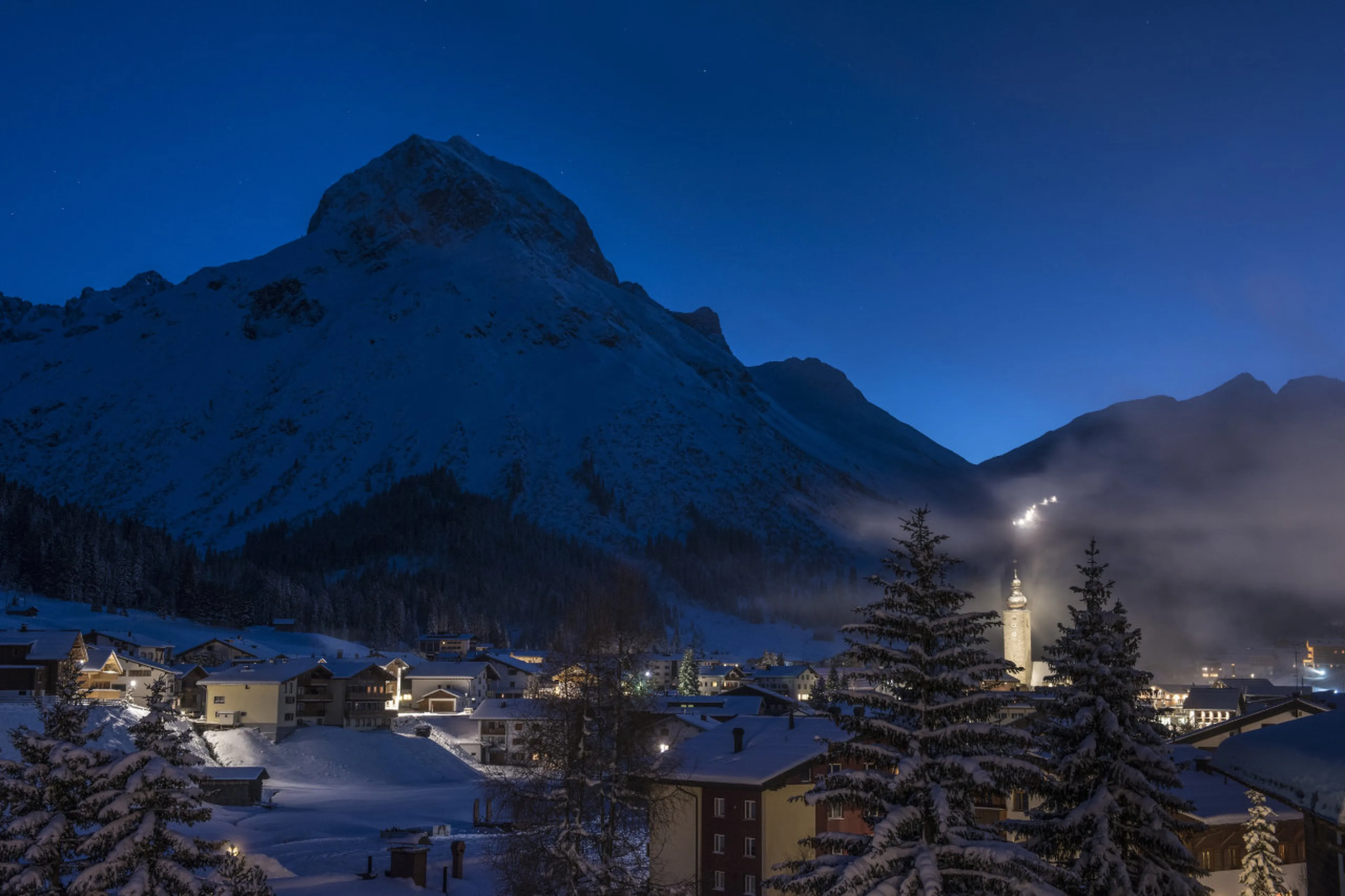 Beautiful view on mountains from Nidus Penthouse in Lech