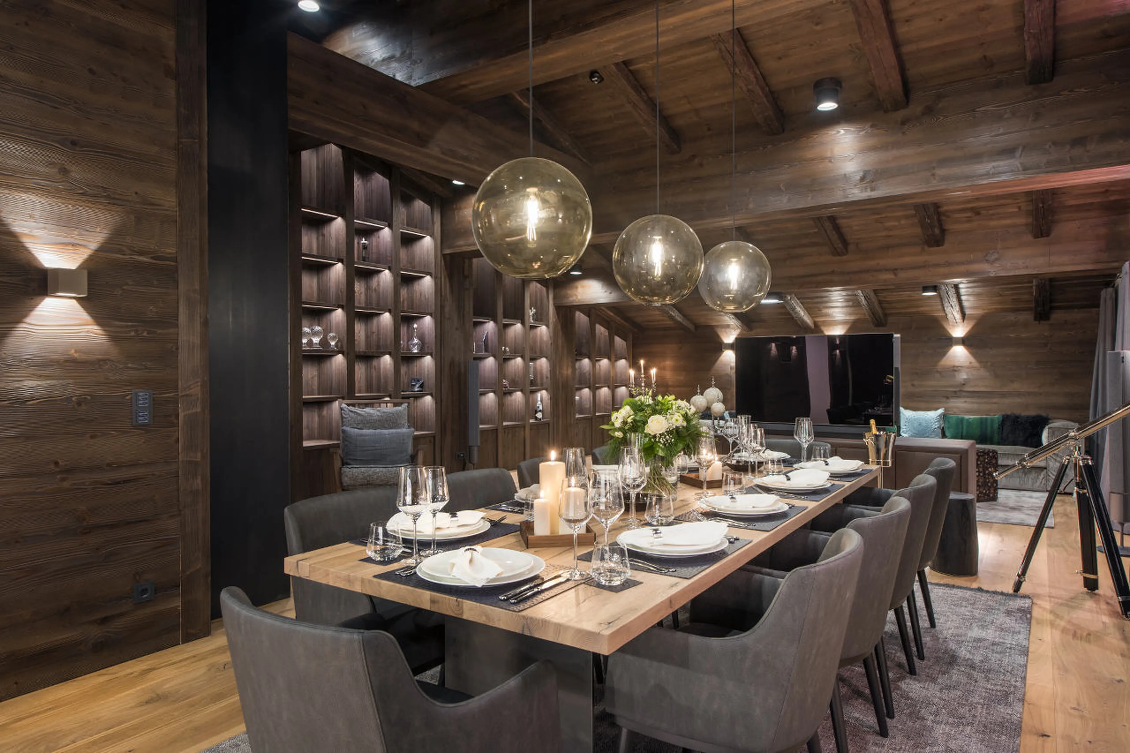Dining table seating ten in Nidus Penthouse in Lech