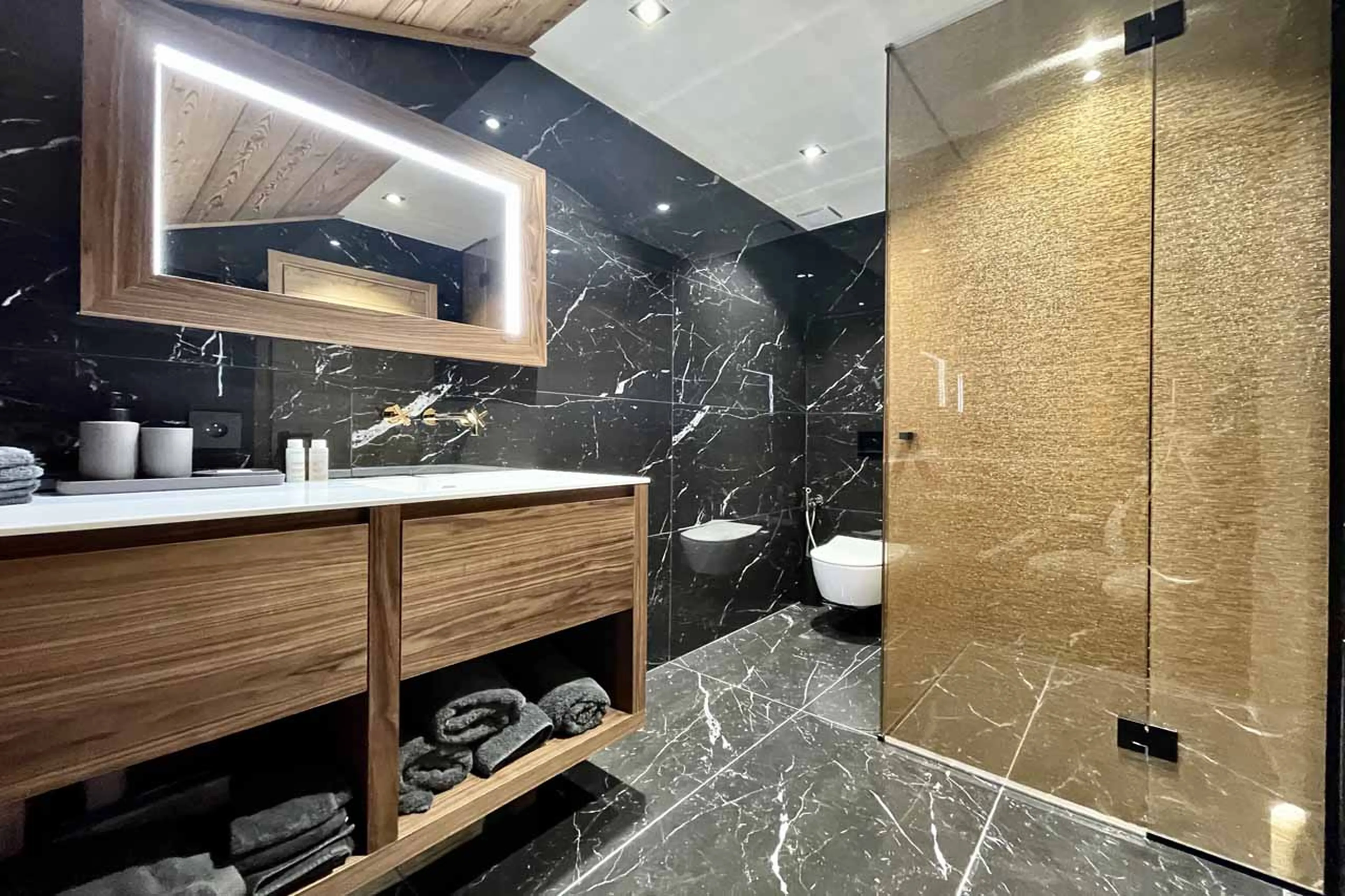 Bedroom 2 en-suite at Penthouse The View in Courchevel 1850