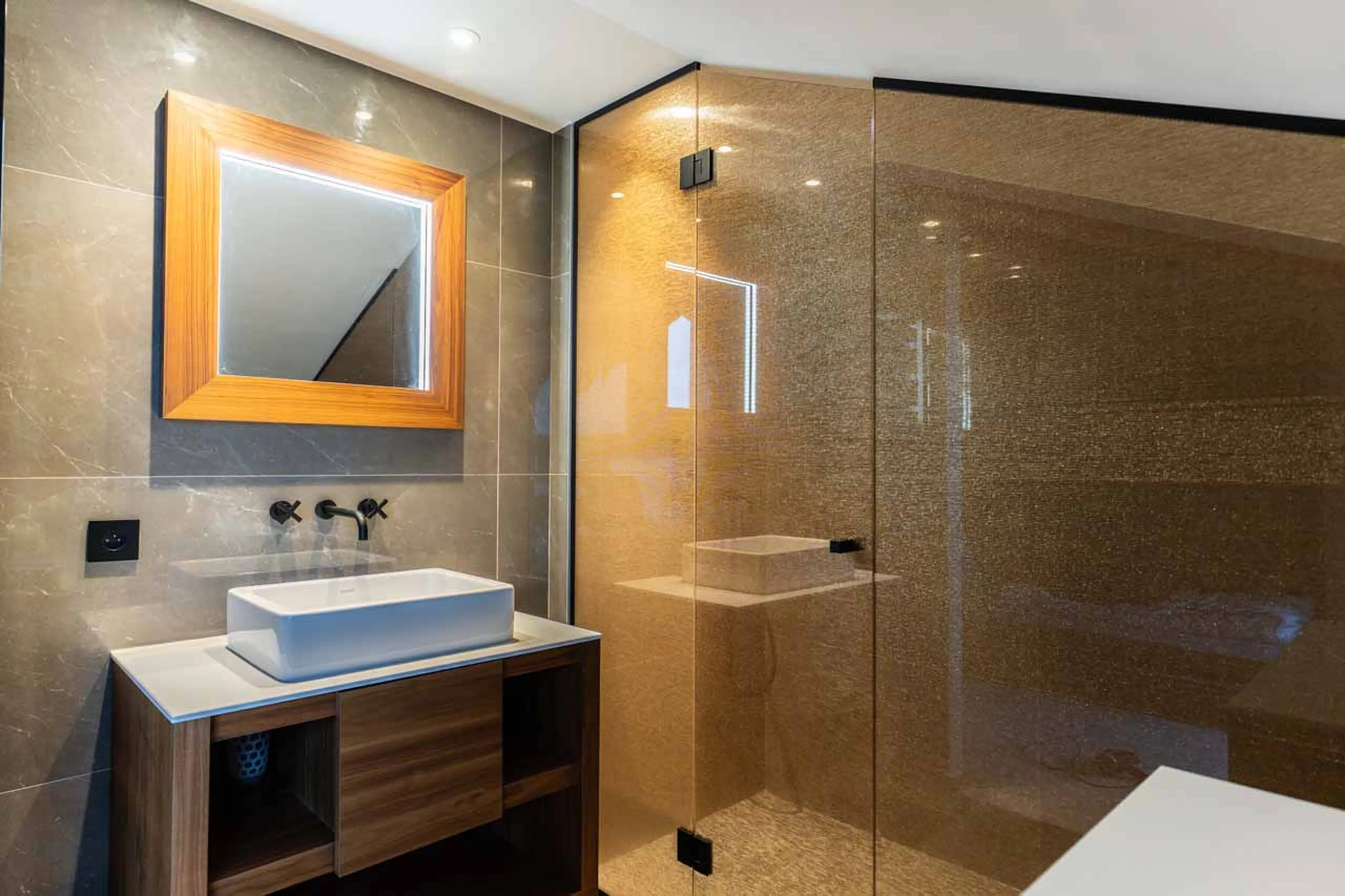 Bedroom 4 en-suite at Penthouse The View in Courchevel 1850
