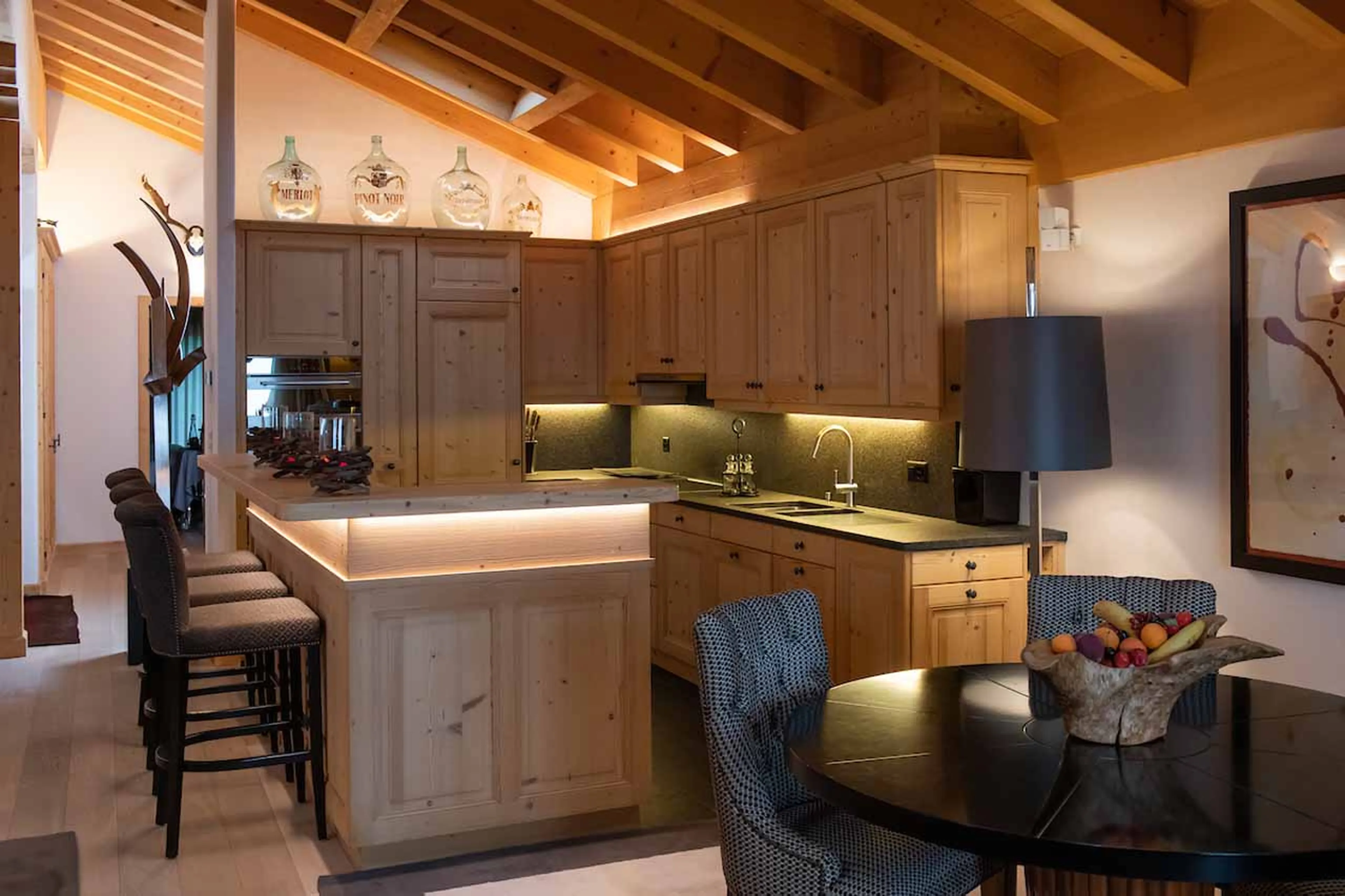 Dining area and kitchen at Royal Penthouse in Villars sur Ollon