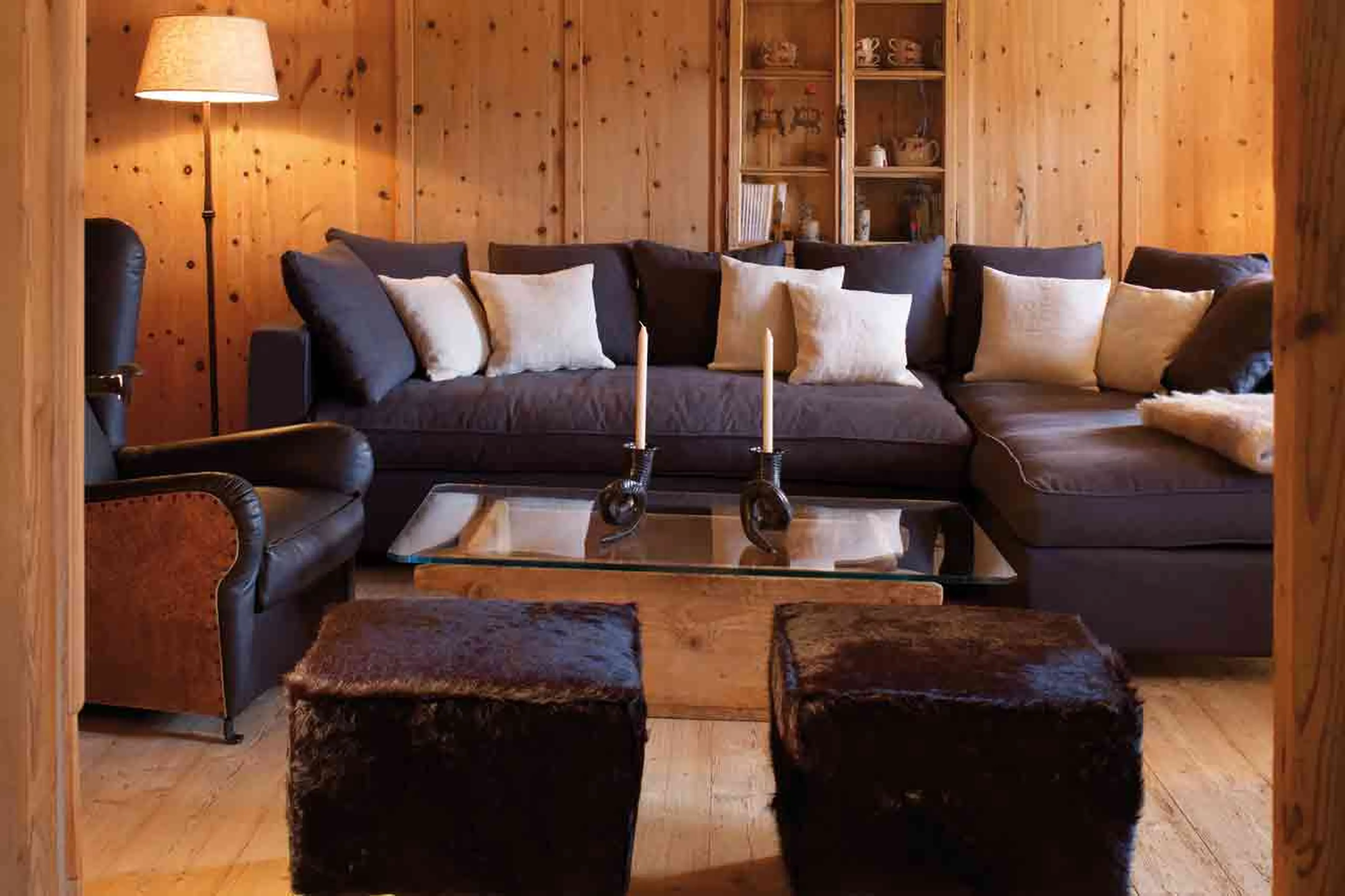 Tea parlour at San Lorenzo Mountain Lodge in Kronplatz