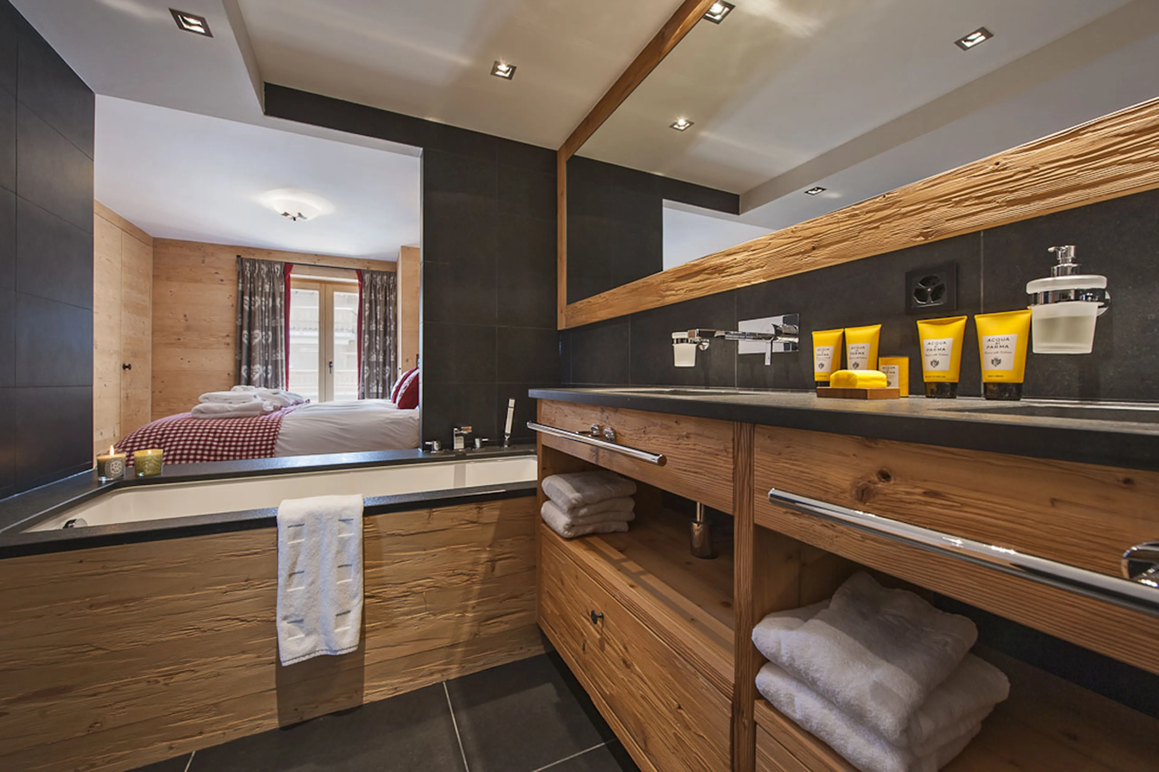 Master bathroom at Apartment Sayeu 116 in Verbier