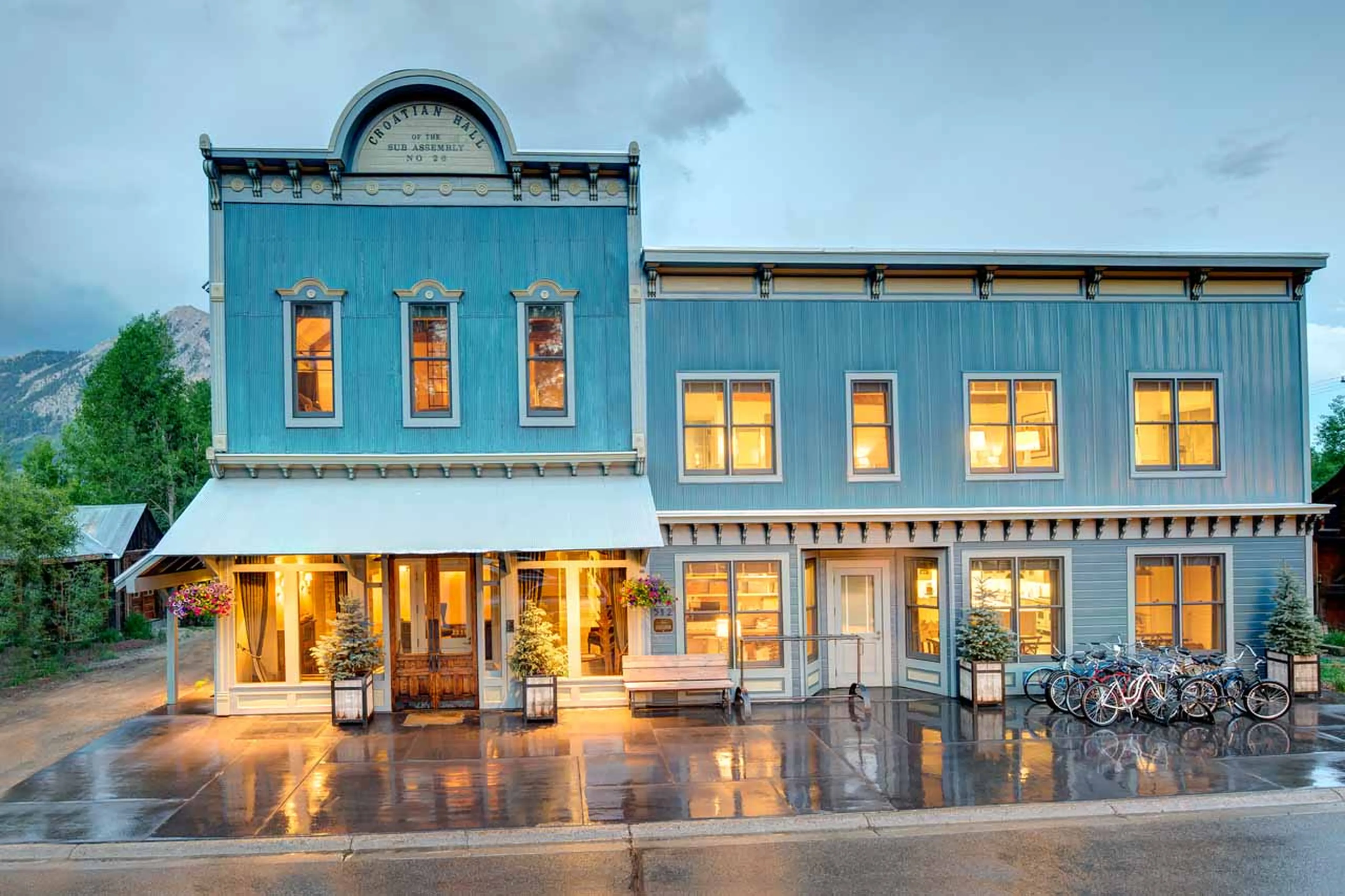Wild West facade of Scarp Ridge Lodge in Crested Butte