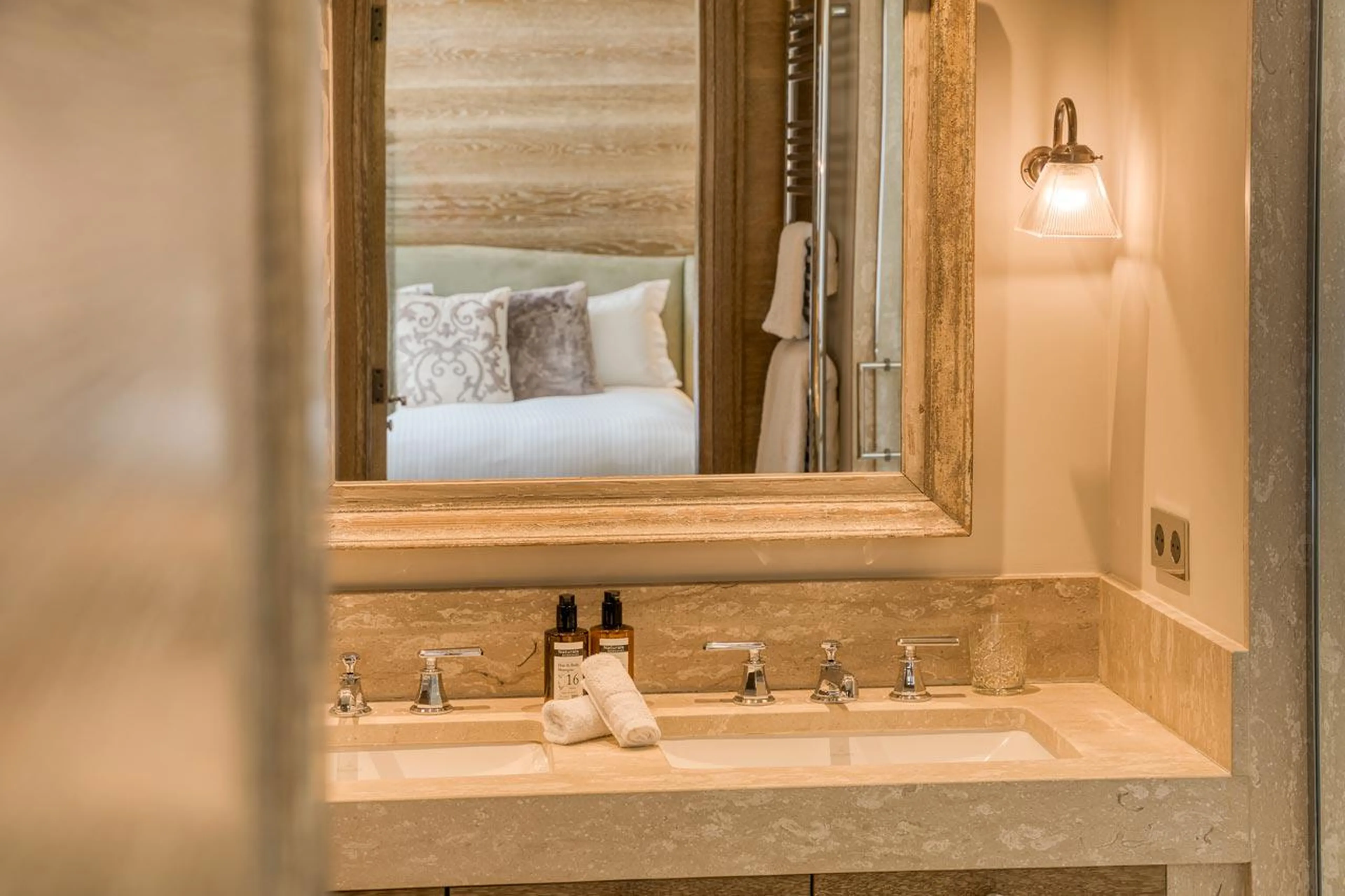 Shower room with double basin in Shemshak Lodge in Courchevel 1850