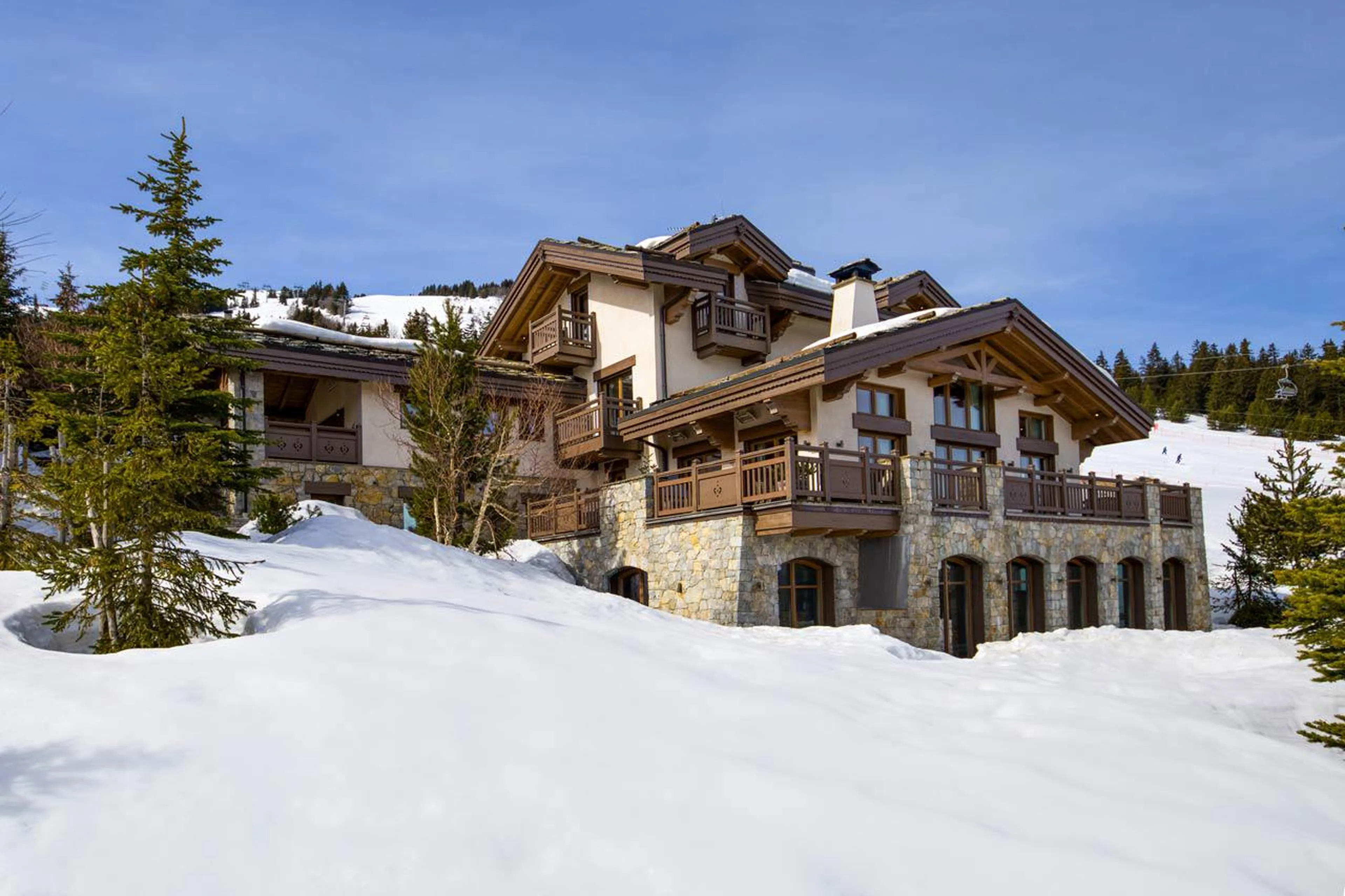 Ski out of Shemshak Lodge in Courchevel 1850, onto largest ski domain in world and back