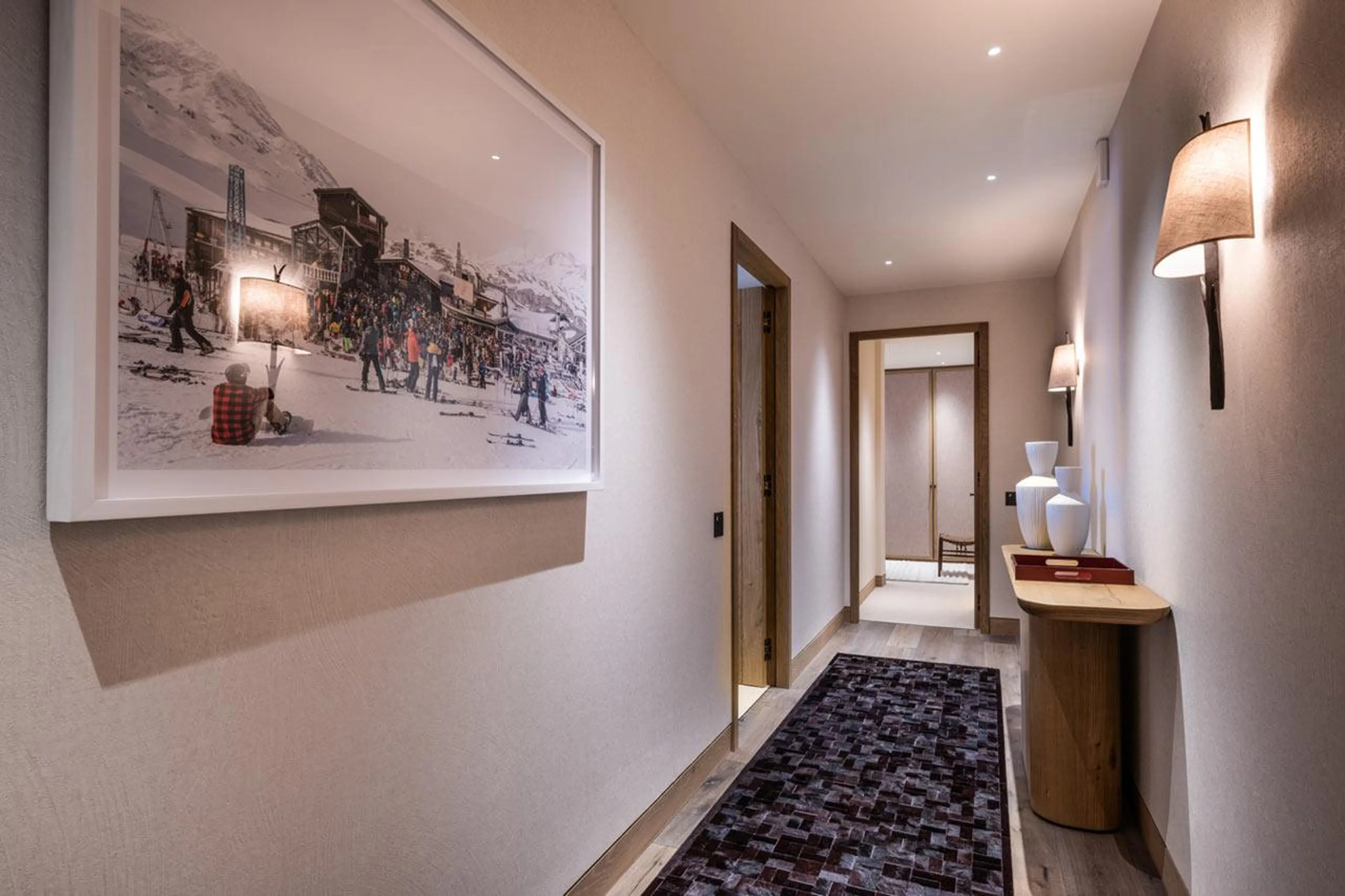 Hallway with art Silverstone Lodge Penthouse 4 in Val d'Isere