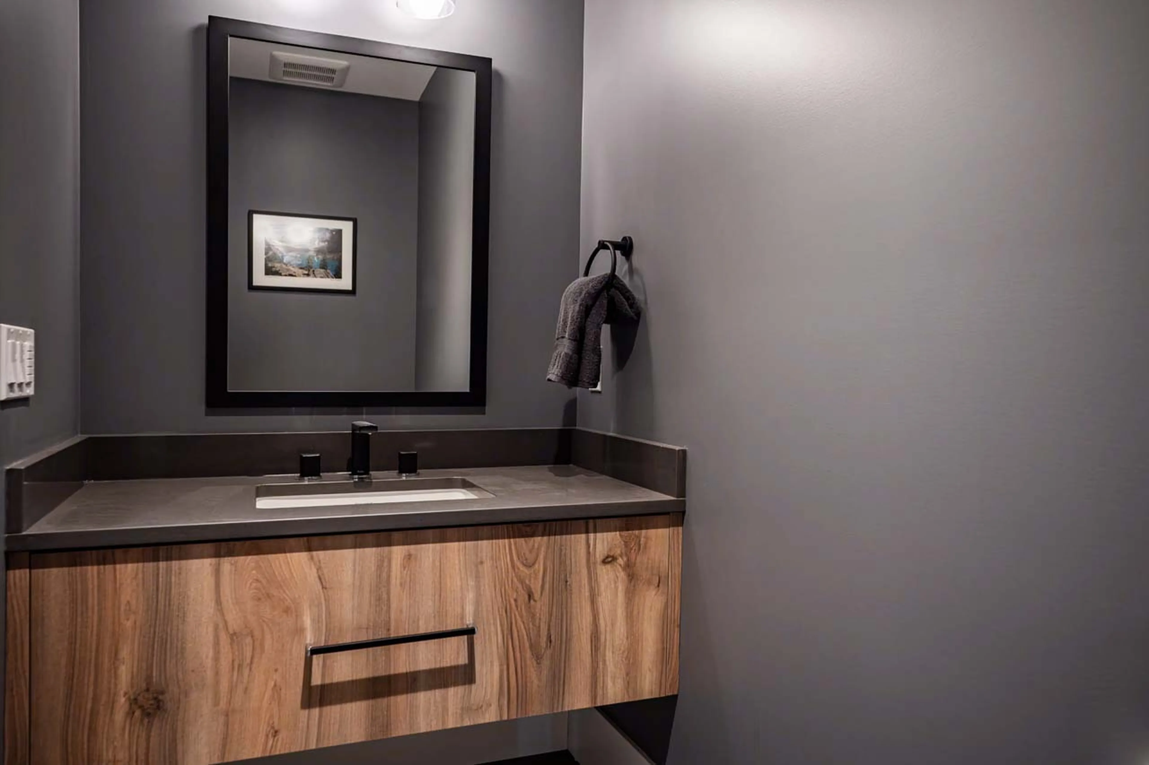 Guest WC in Sitka Spruce Mountain, Revelstoke