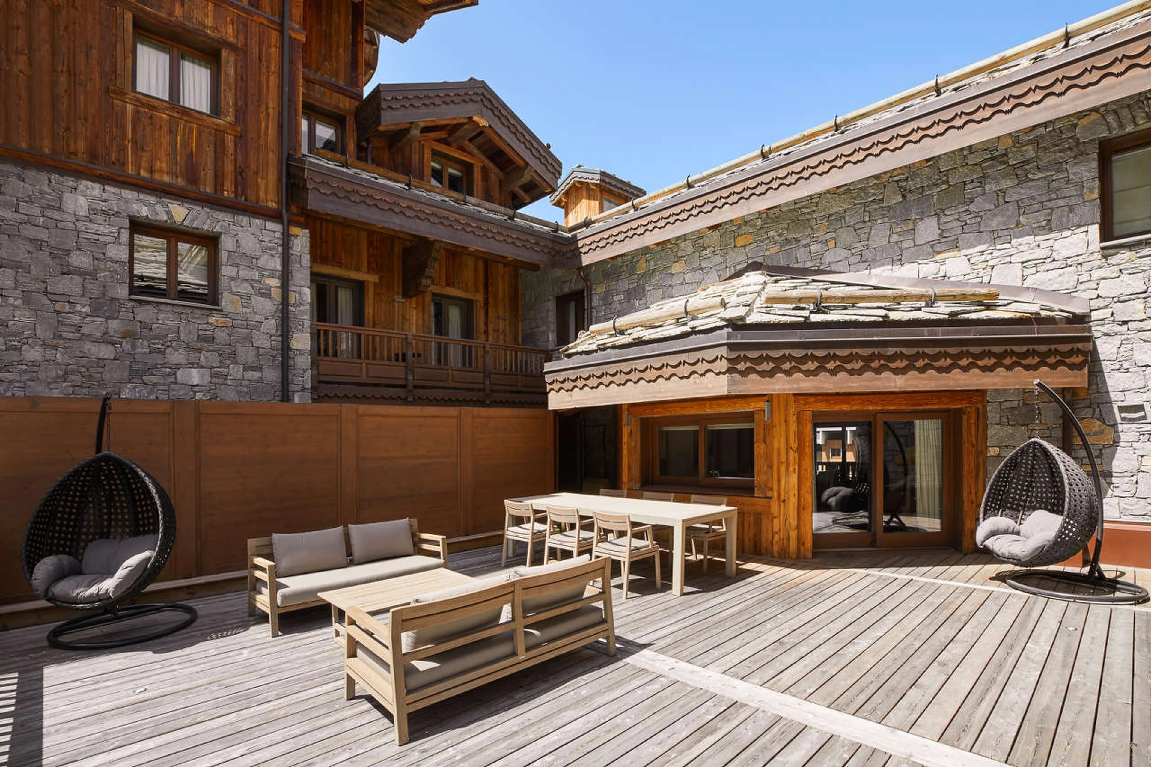 Spacious outdoor terrace at Apartment Six Senses 4