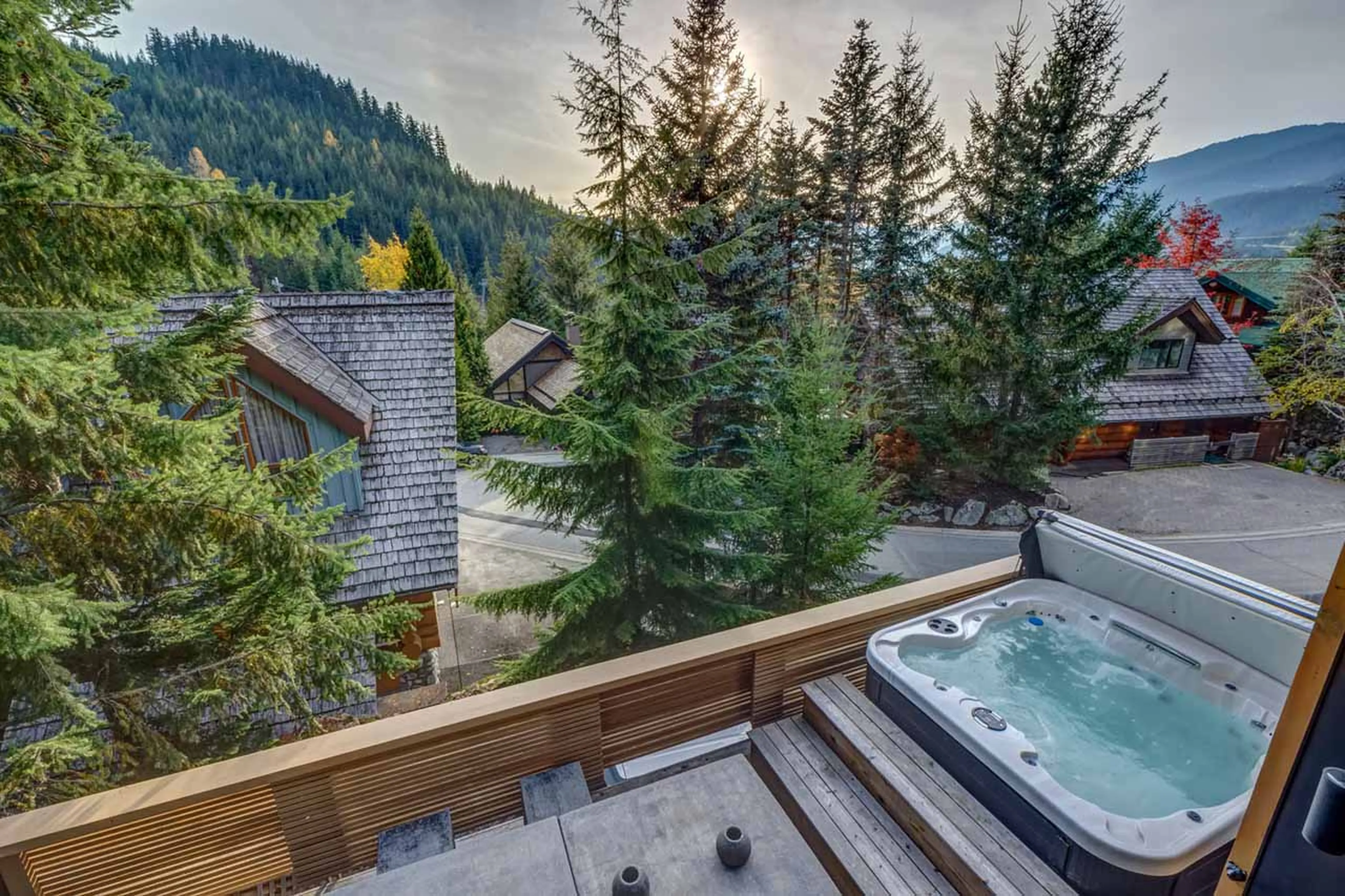 Balcony hot tub at Snowridge Views in Whistler