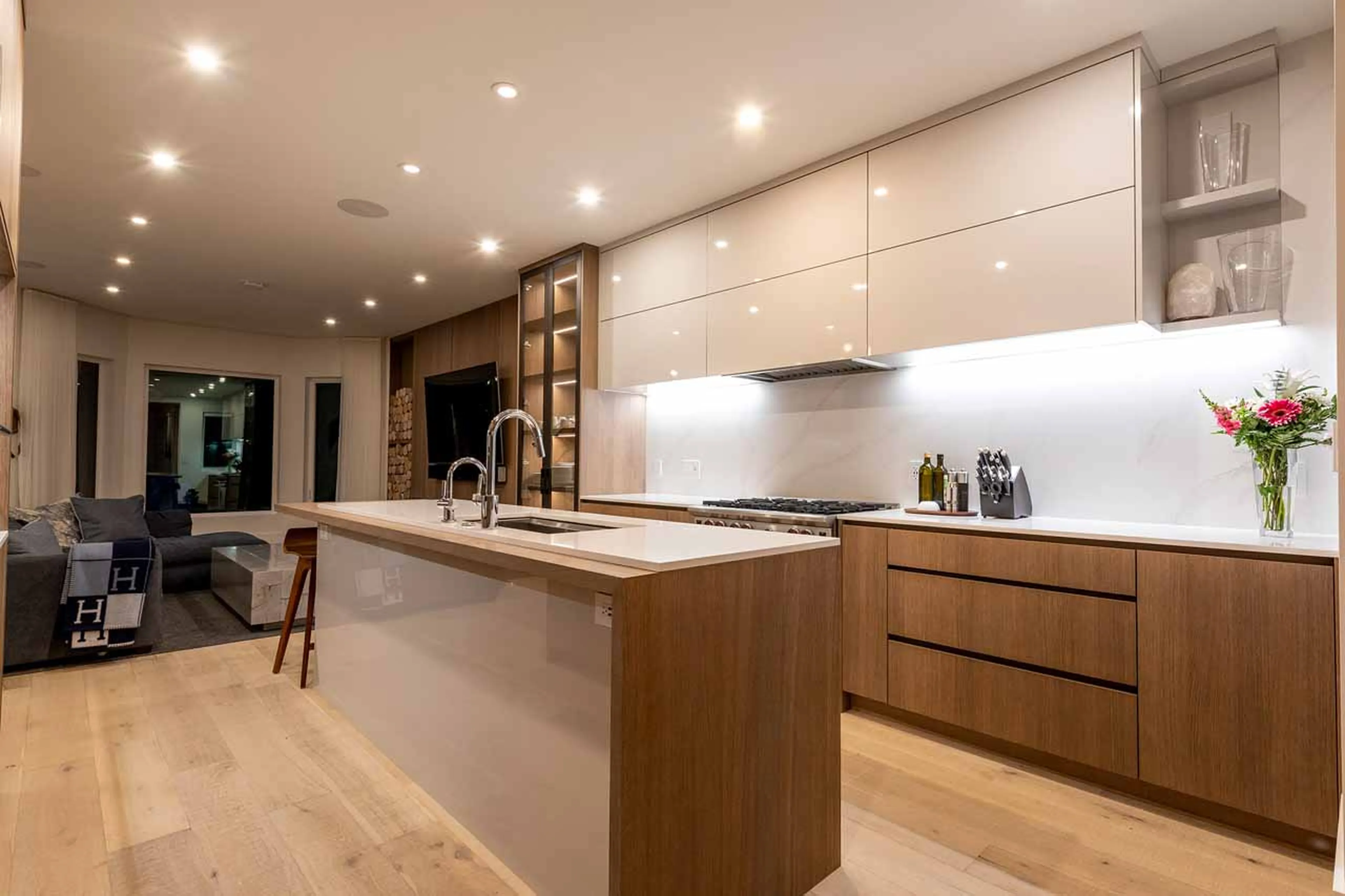 Kitchen evening at Chalet Stellar Jay in Whistler