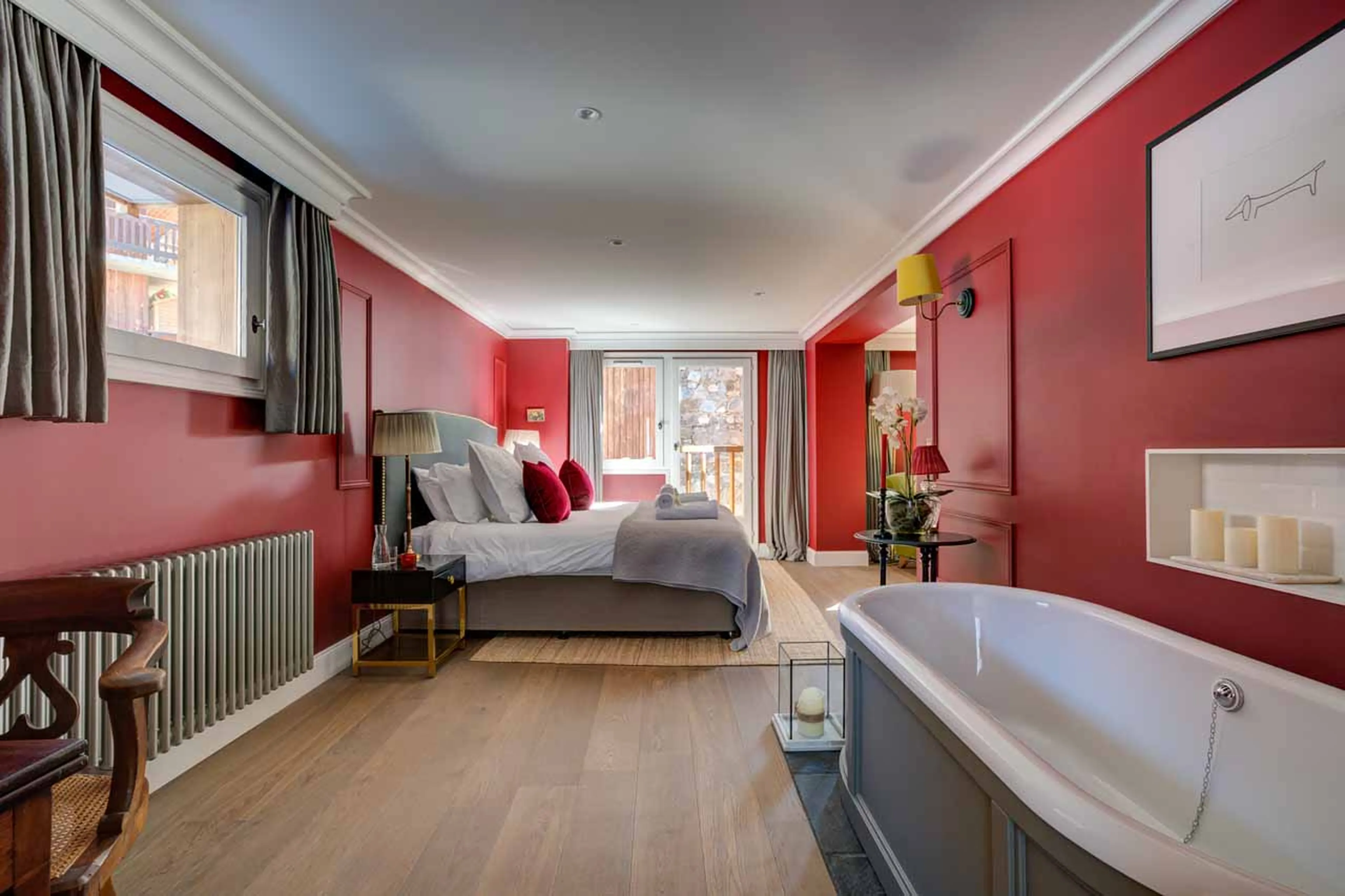 Free-standing bathtub at The Lightbowne in Meribel