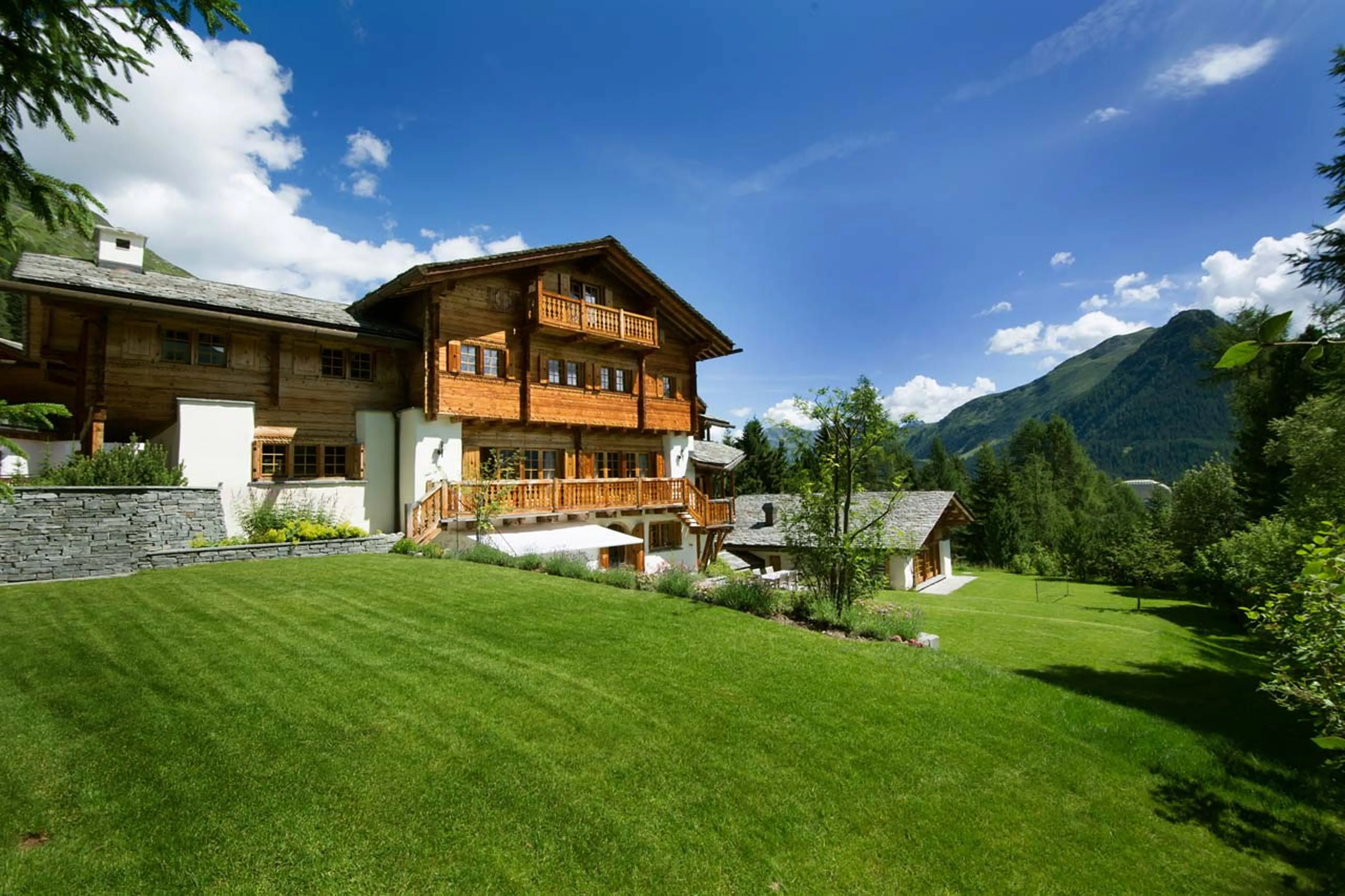 Exterior of Tivoli Lodge in Davos