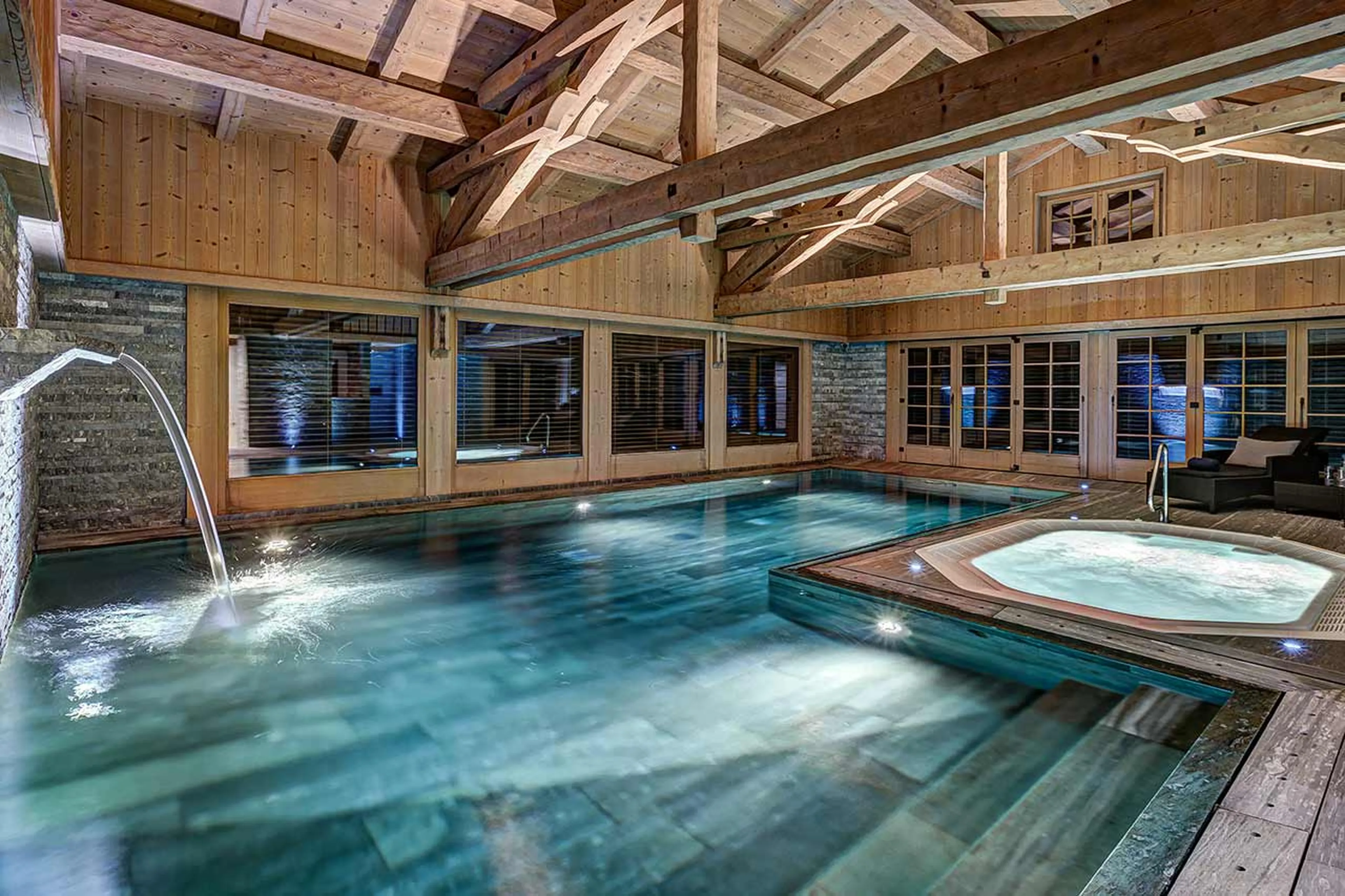 Indoor pool at Tivoli Lodge in Davos