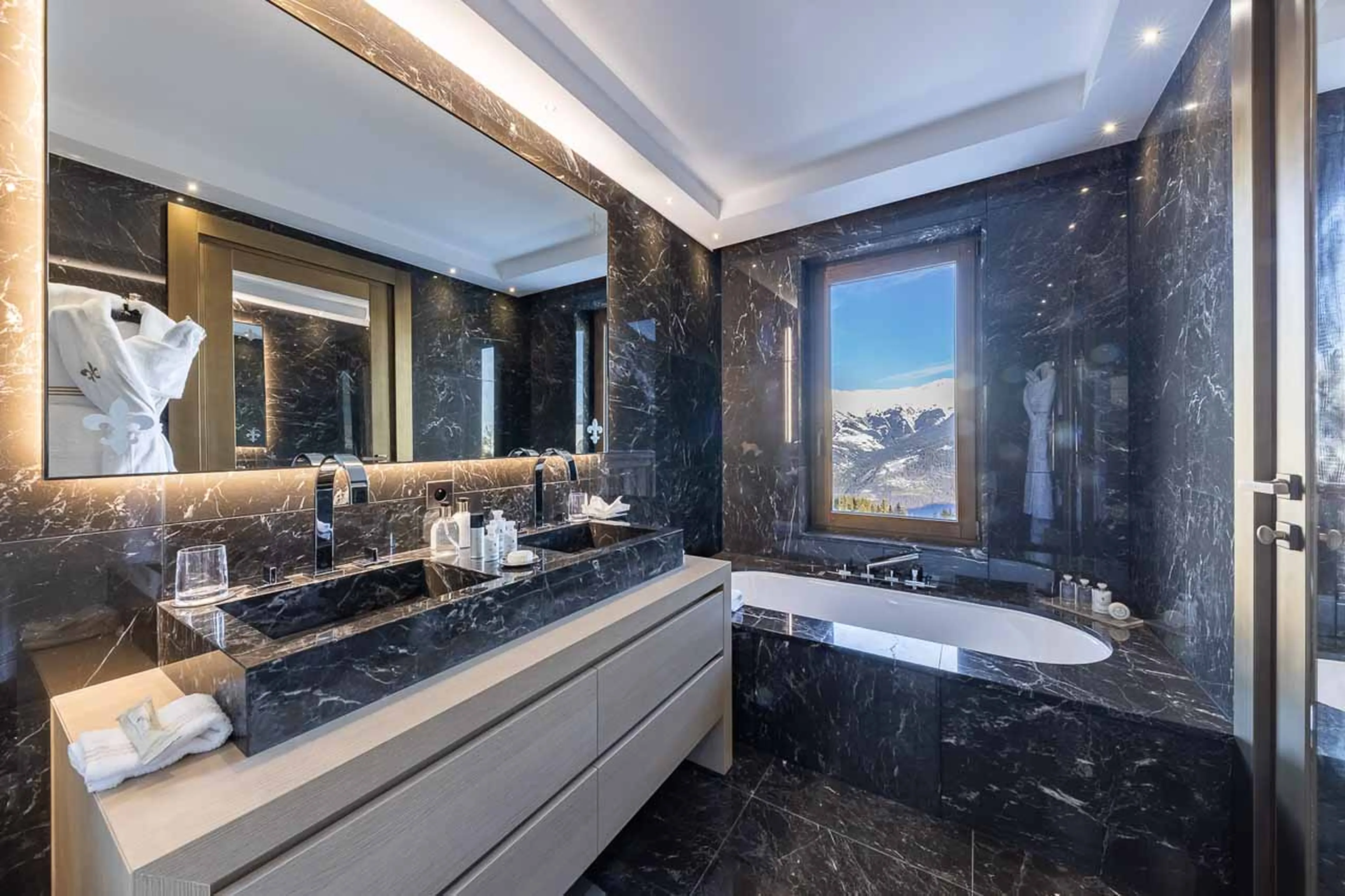 En-suite bathroom at Ultima Courchevel Grand Four-Bedroom Residence in Courchevel 1650