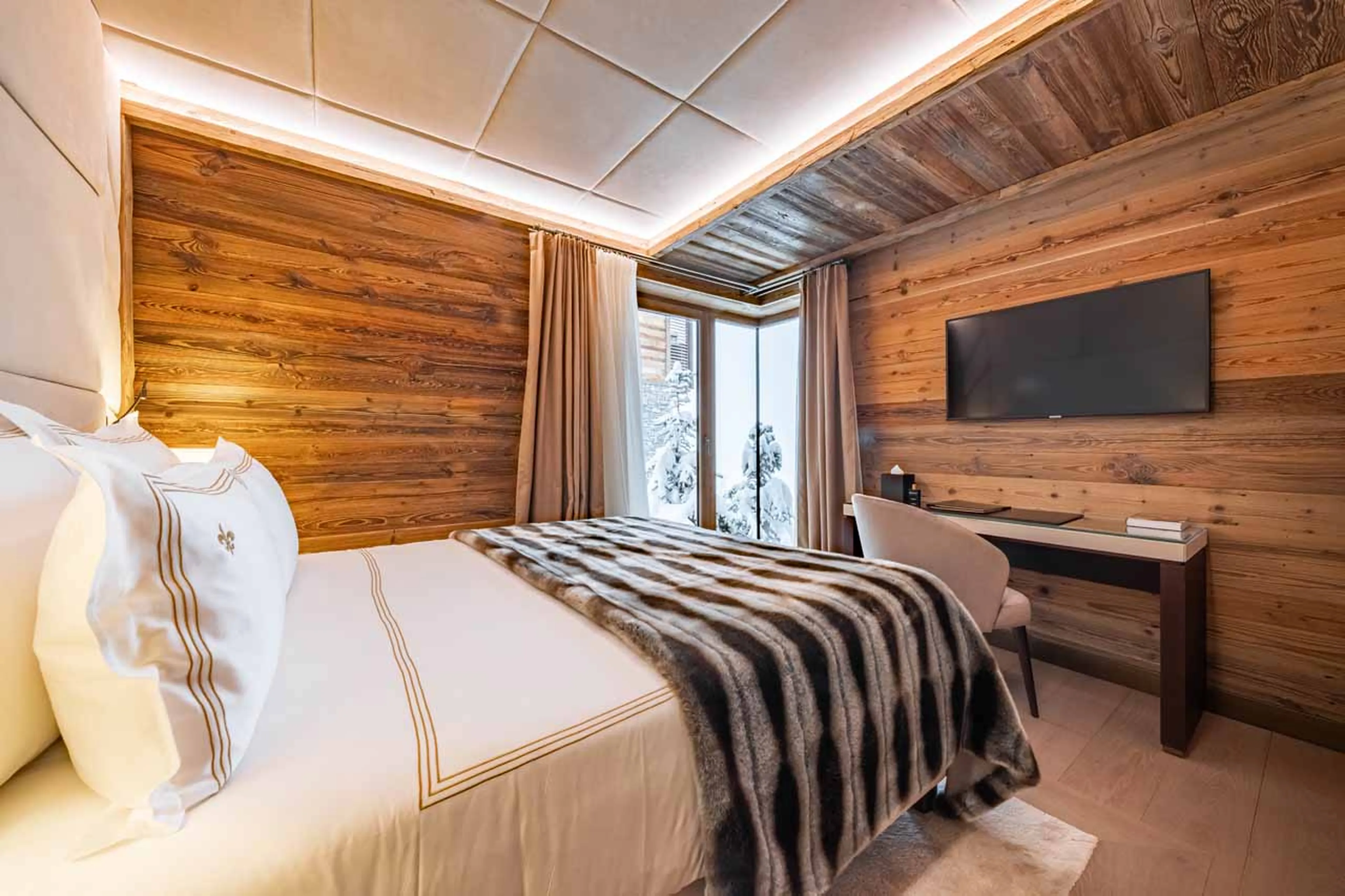 Access to balcony from bedroom of Ultima Courchevel Belvedere in Courchevel 1650