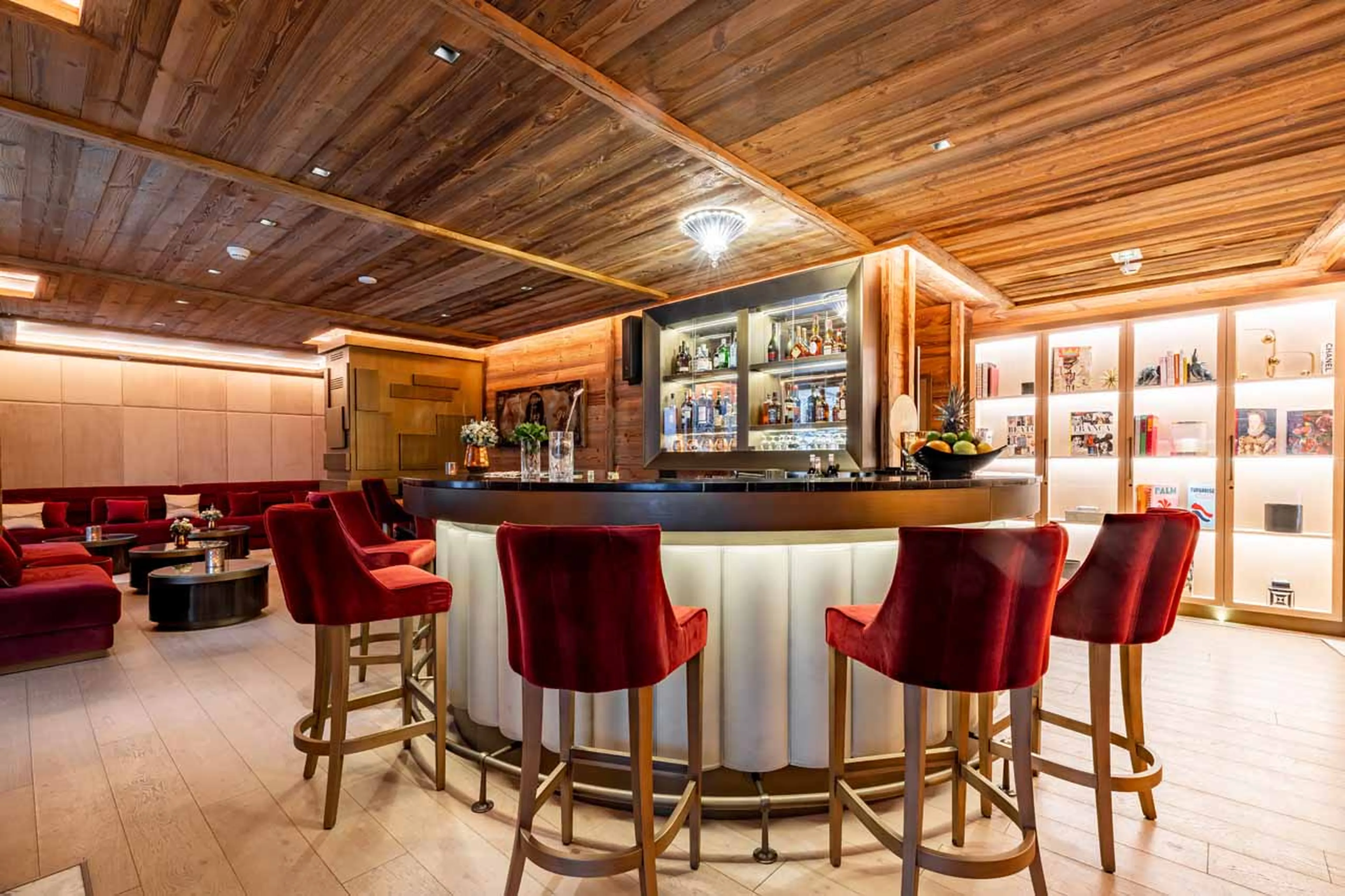 Lobby and bar at Ultima Courchevel Belvedere in Courchevel 1650