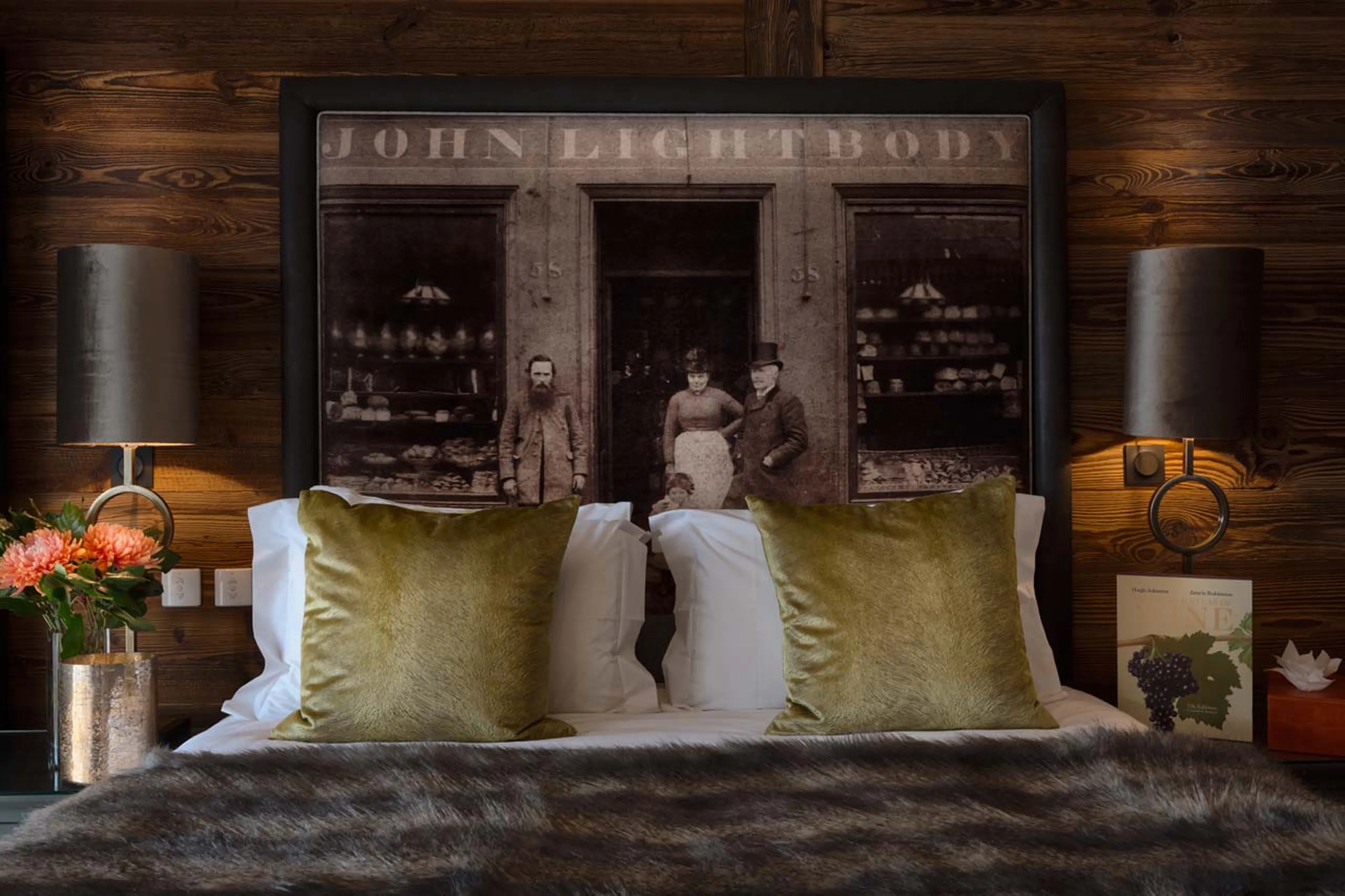 Bespoke headboard at Apartment Urban Corniche in Les Gets