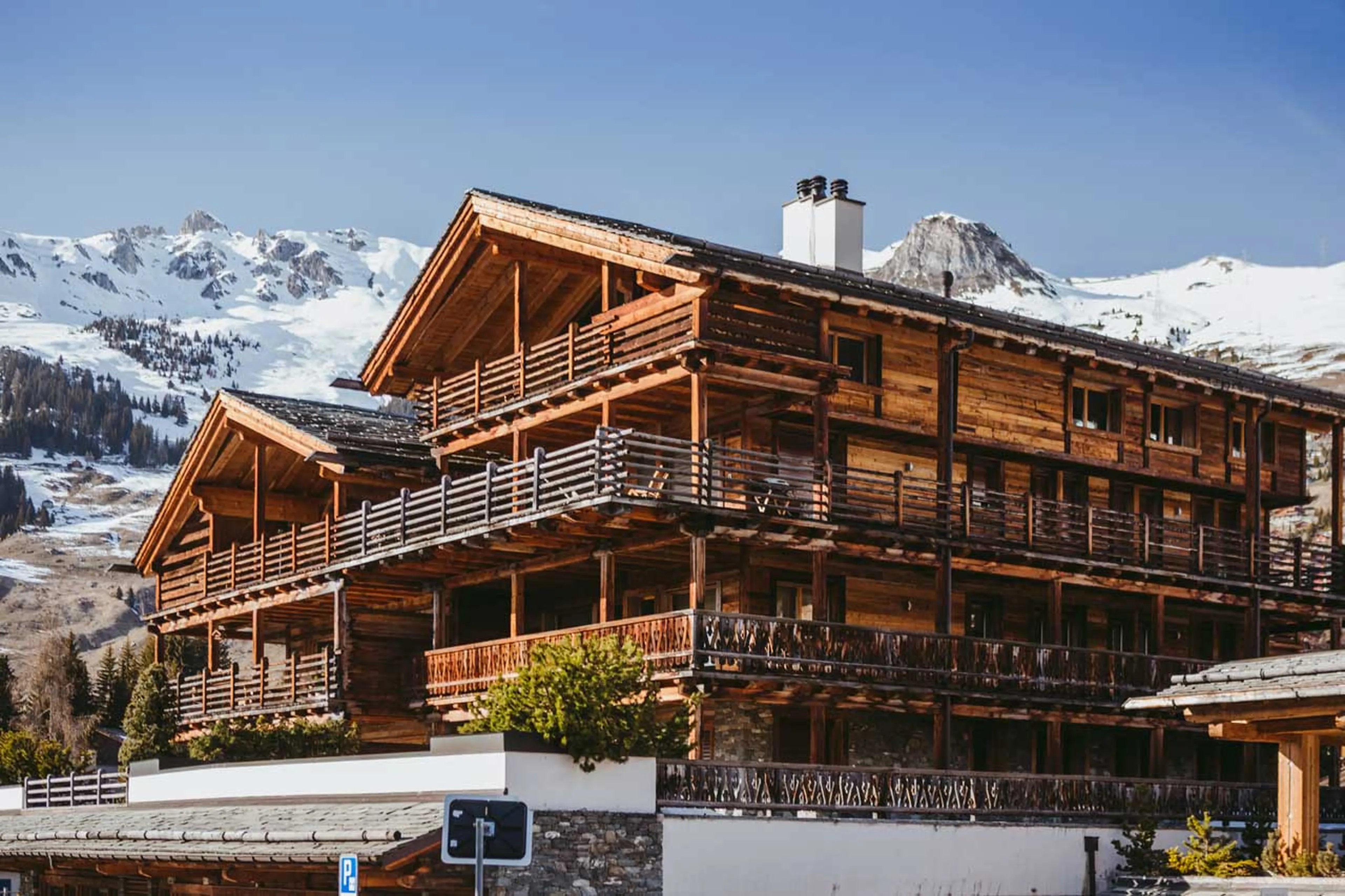 Exterior of Valentine 211 in Verbier in winter