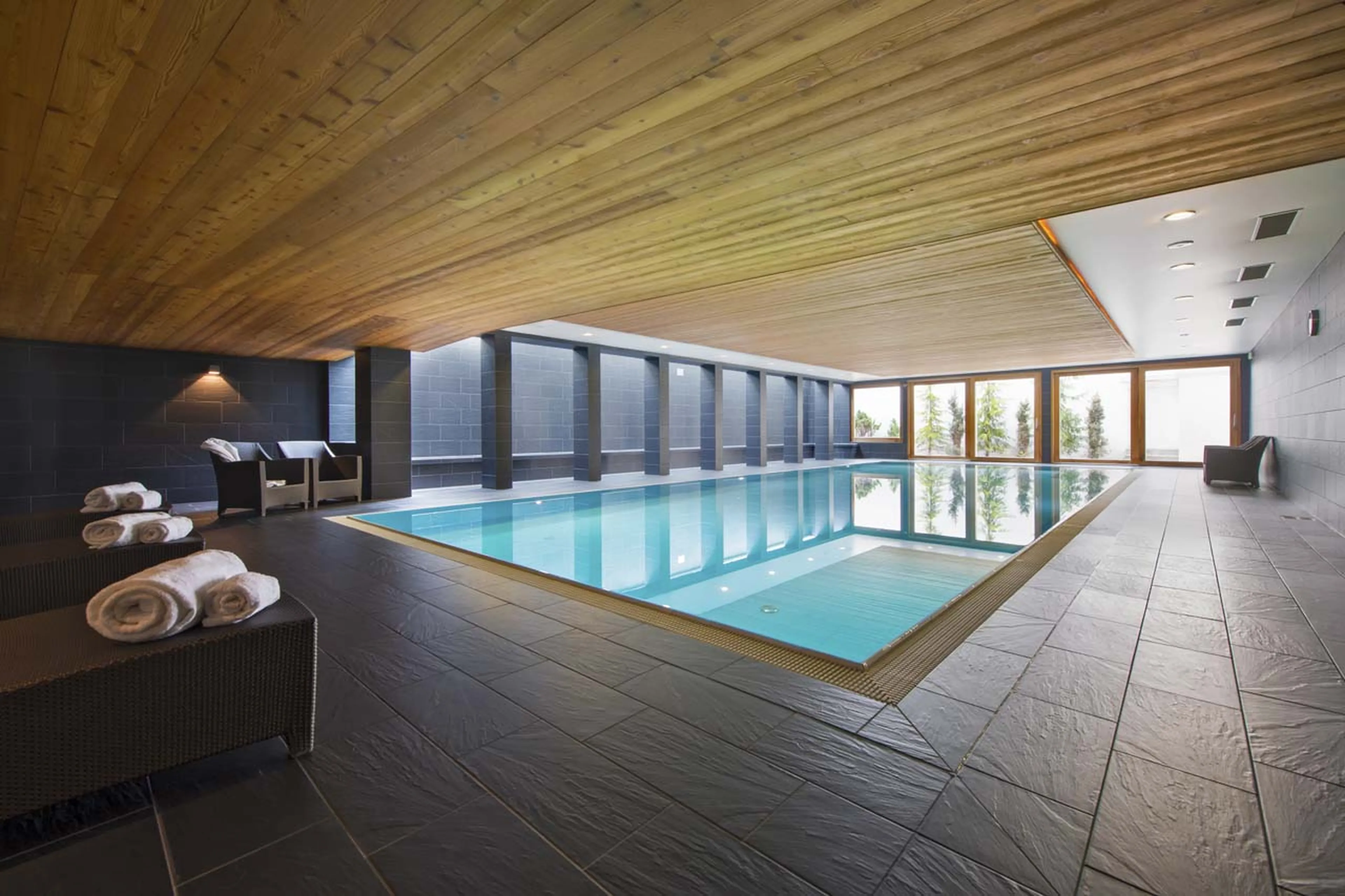 Indoor-swimming pool  Apartment Victoria 111 in Verbier