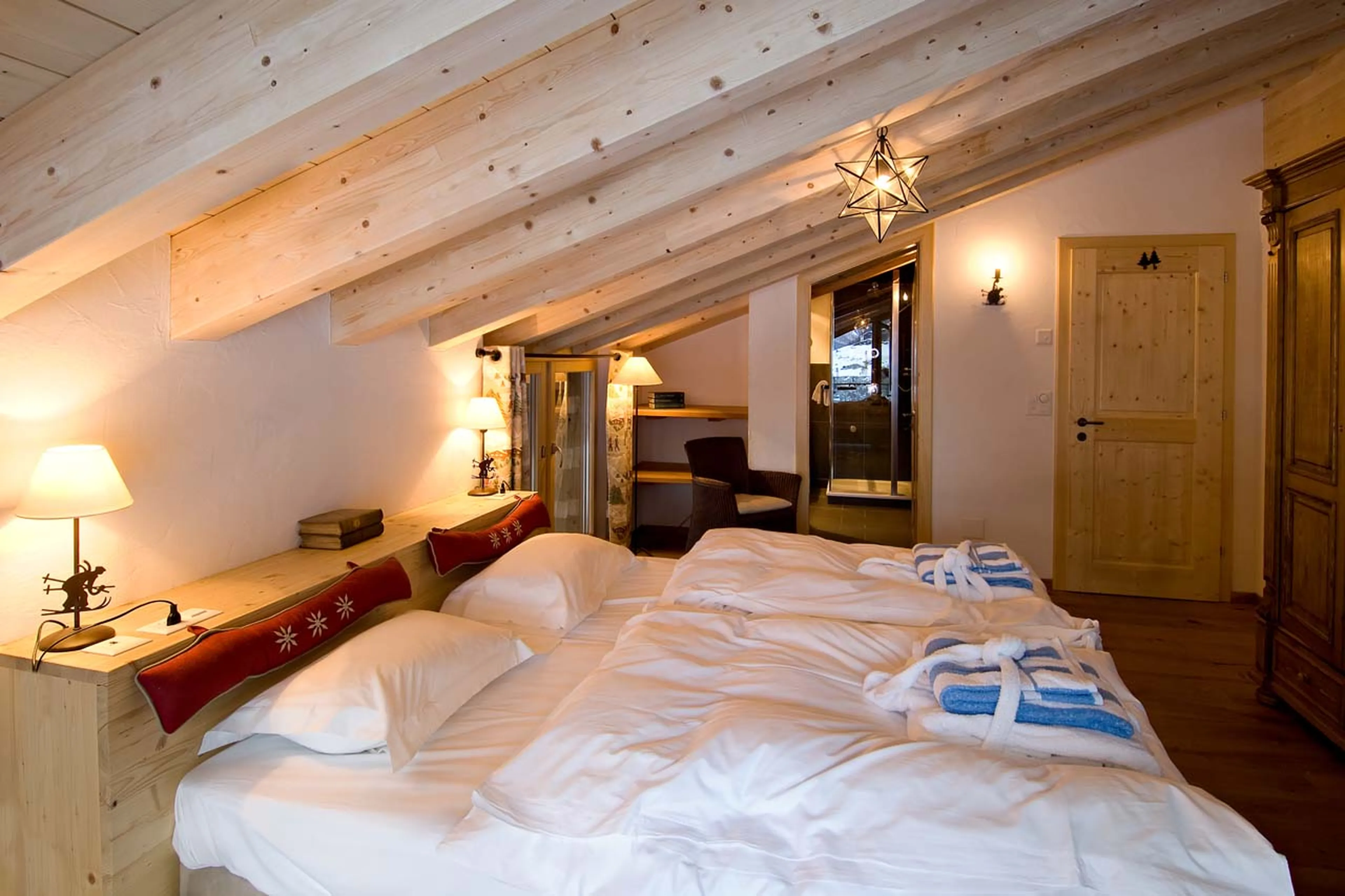 Bedroom two at Zermatt Lodge in Zermatt